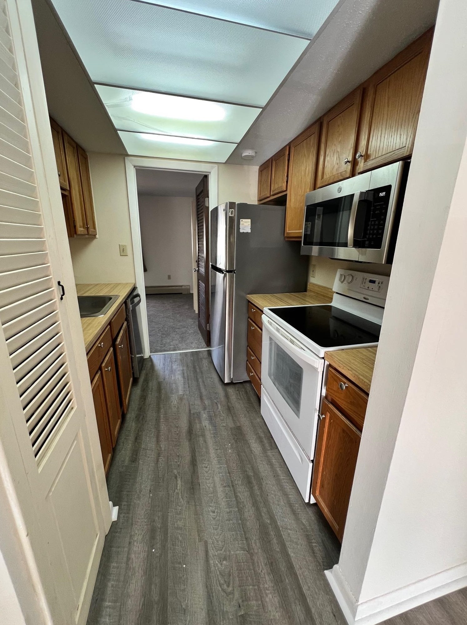 804 Cocheco Ct, Dover NH 03820-4818 exterior