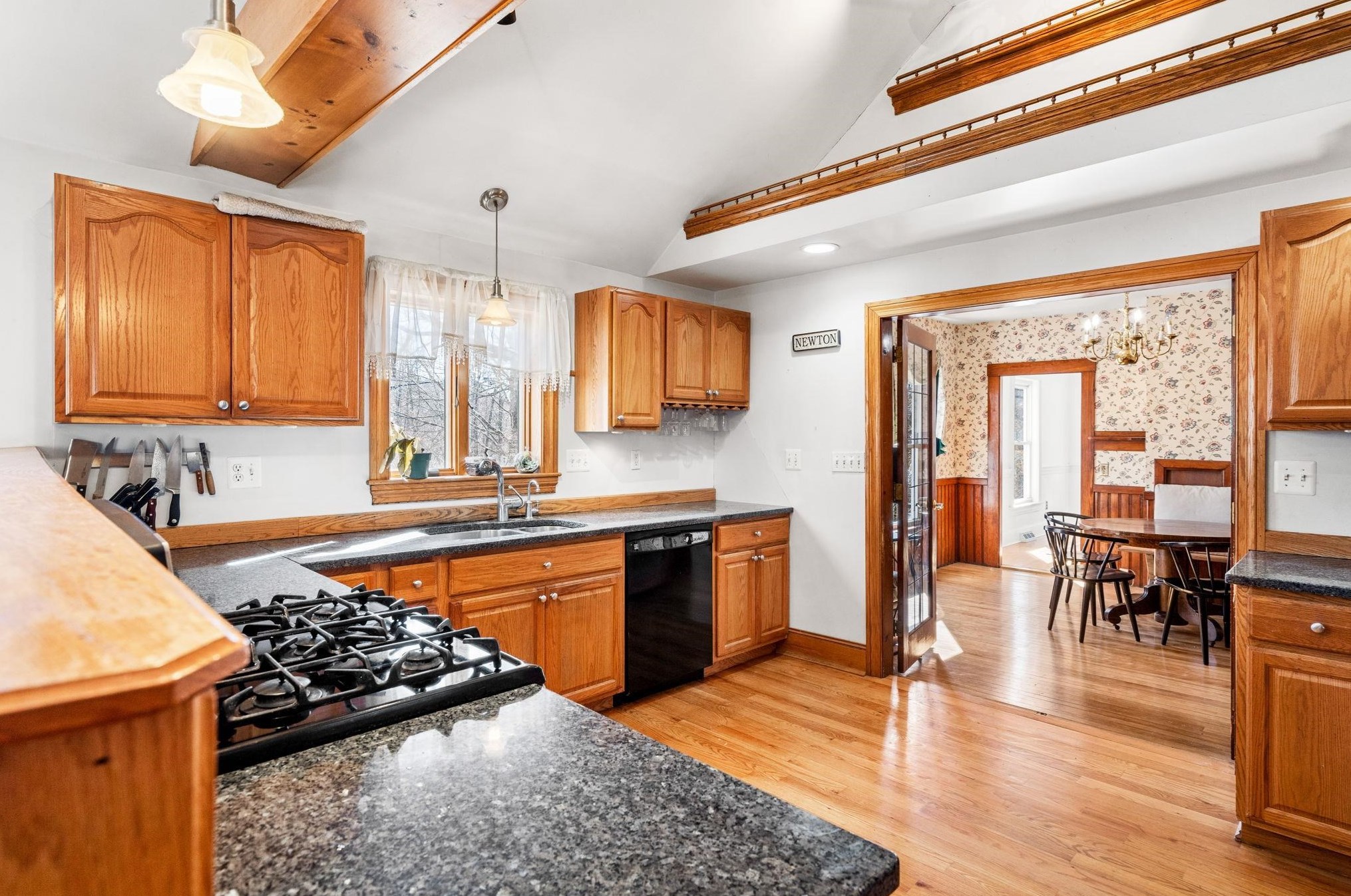 38 Main St, Newton NH  03858-3304 exterior