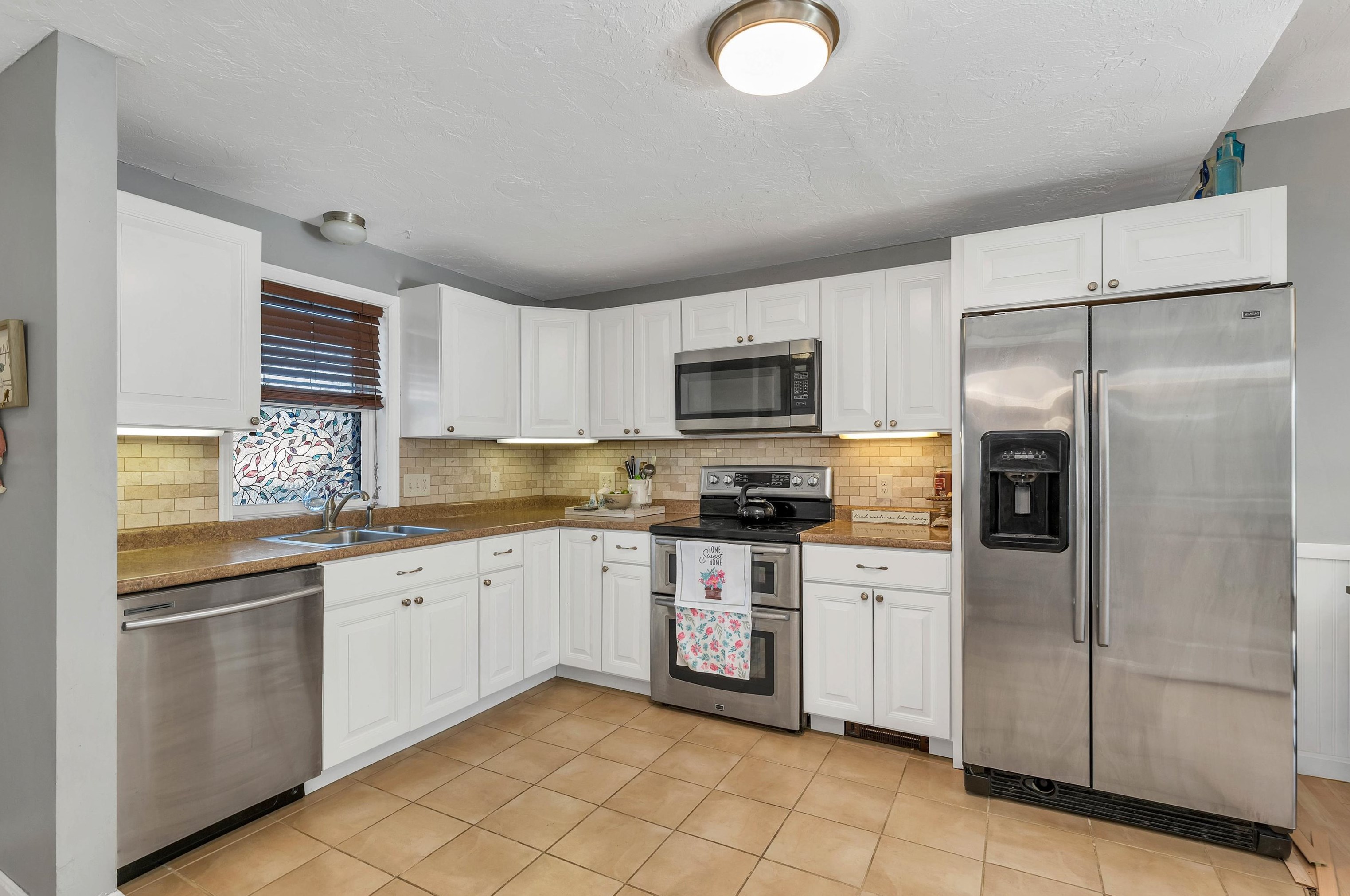 7 Modena Dr, Concord, NH 03303-1553
