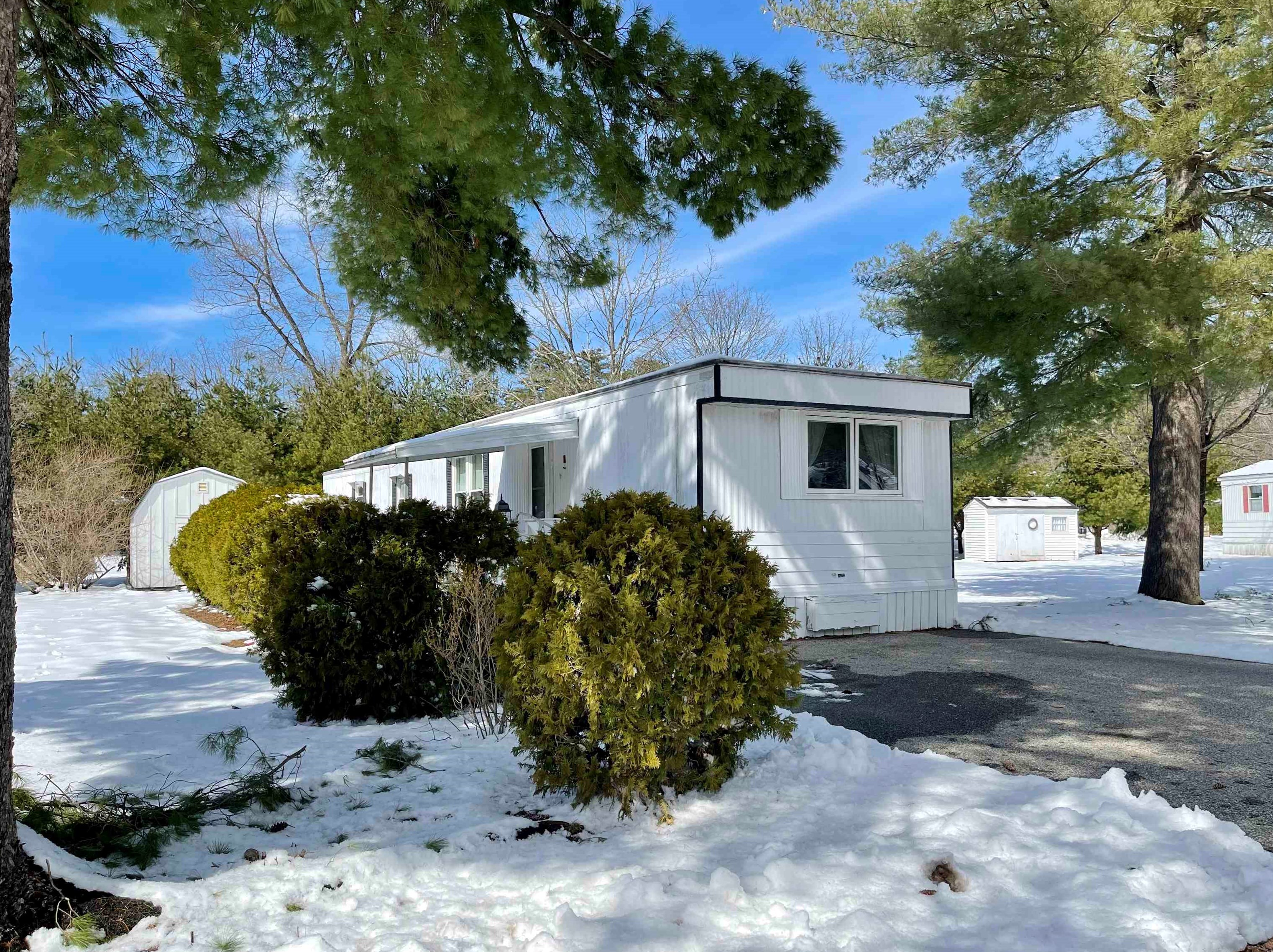 12 Strawberry Ln, Concord, NH 03301-5253
