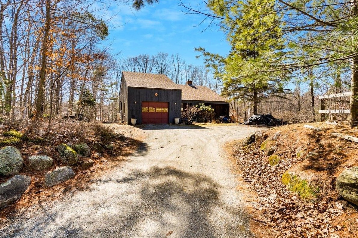 20 Well School Rd, Peterborough, NH 03458