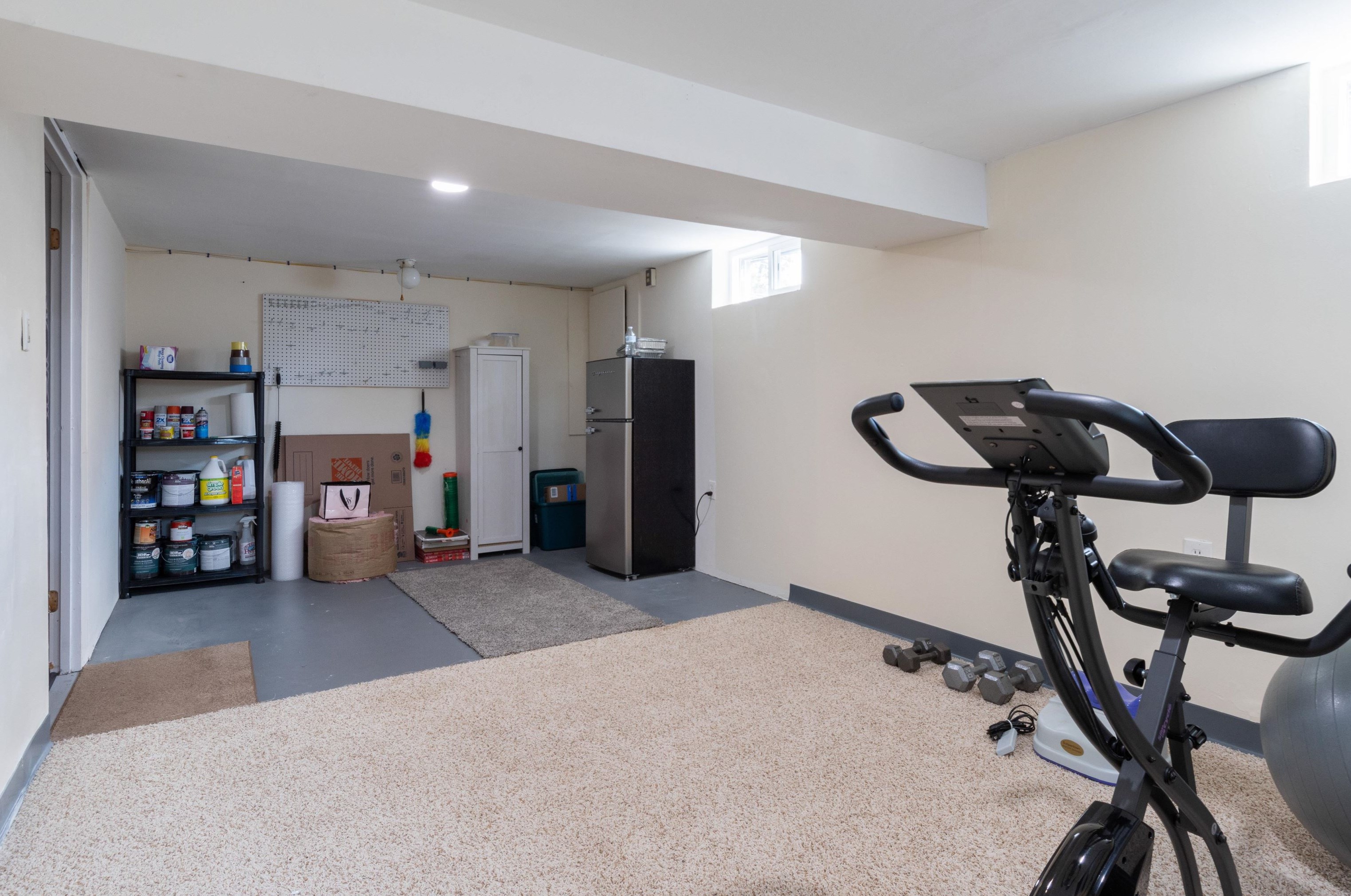 131 Huse Rd, Manchester NH  03103-3000 exterior