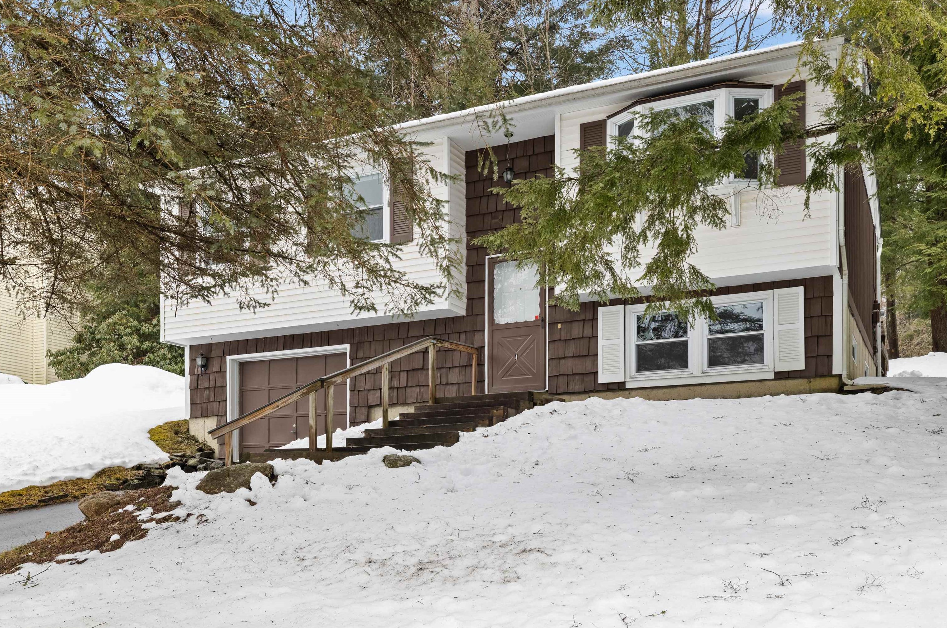 4 Nottingham Cir, Lebanon, NH 03766