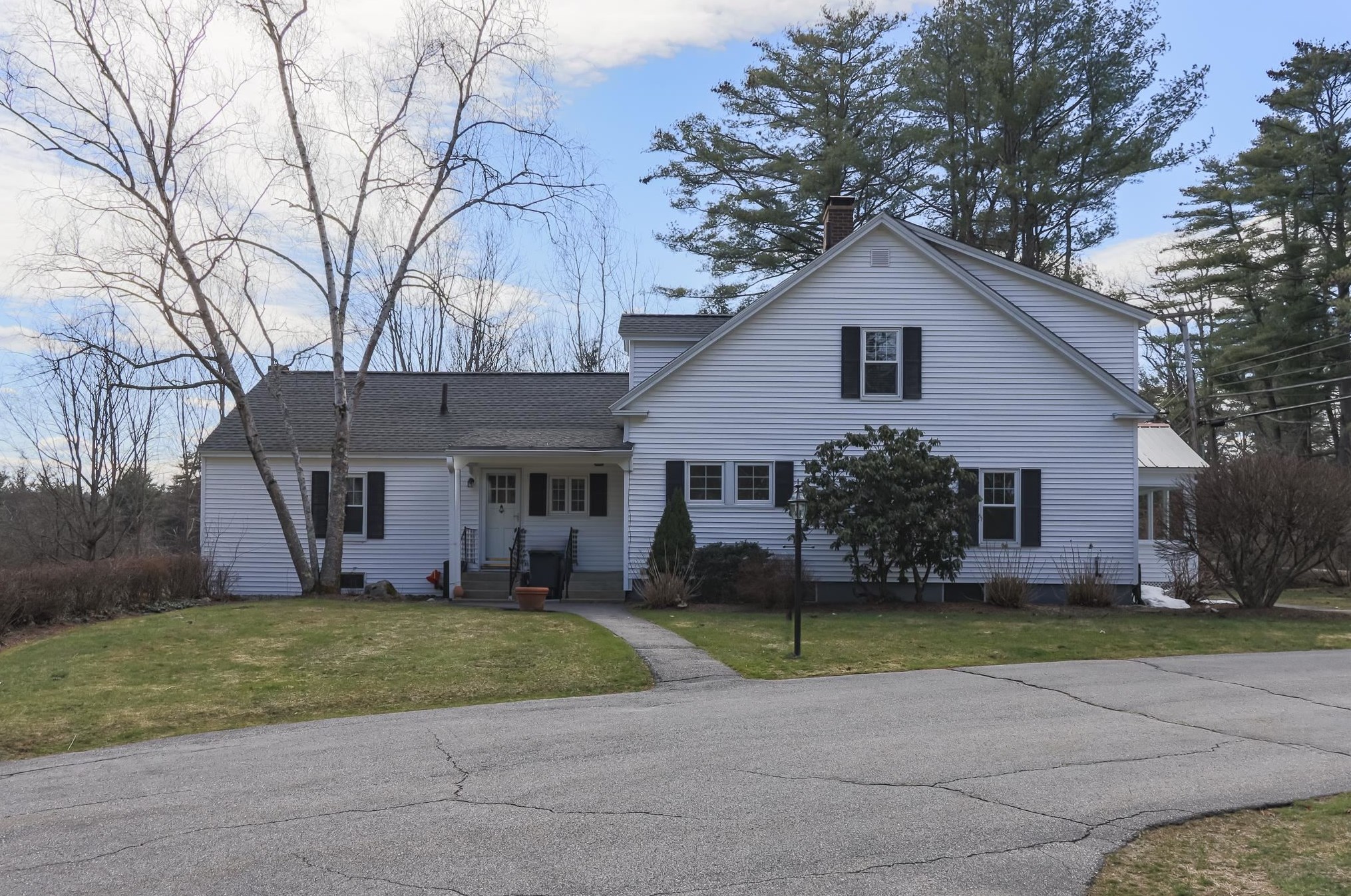 133 Hopkinton Rd, Concord, NH 03301 exterior