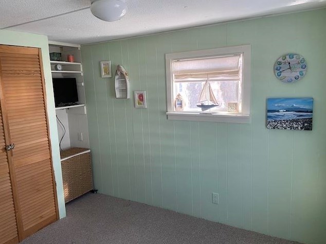 27 Mckee Dr, Concord NH  03301-7419 exterior