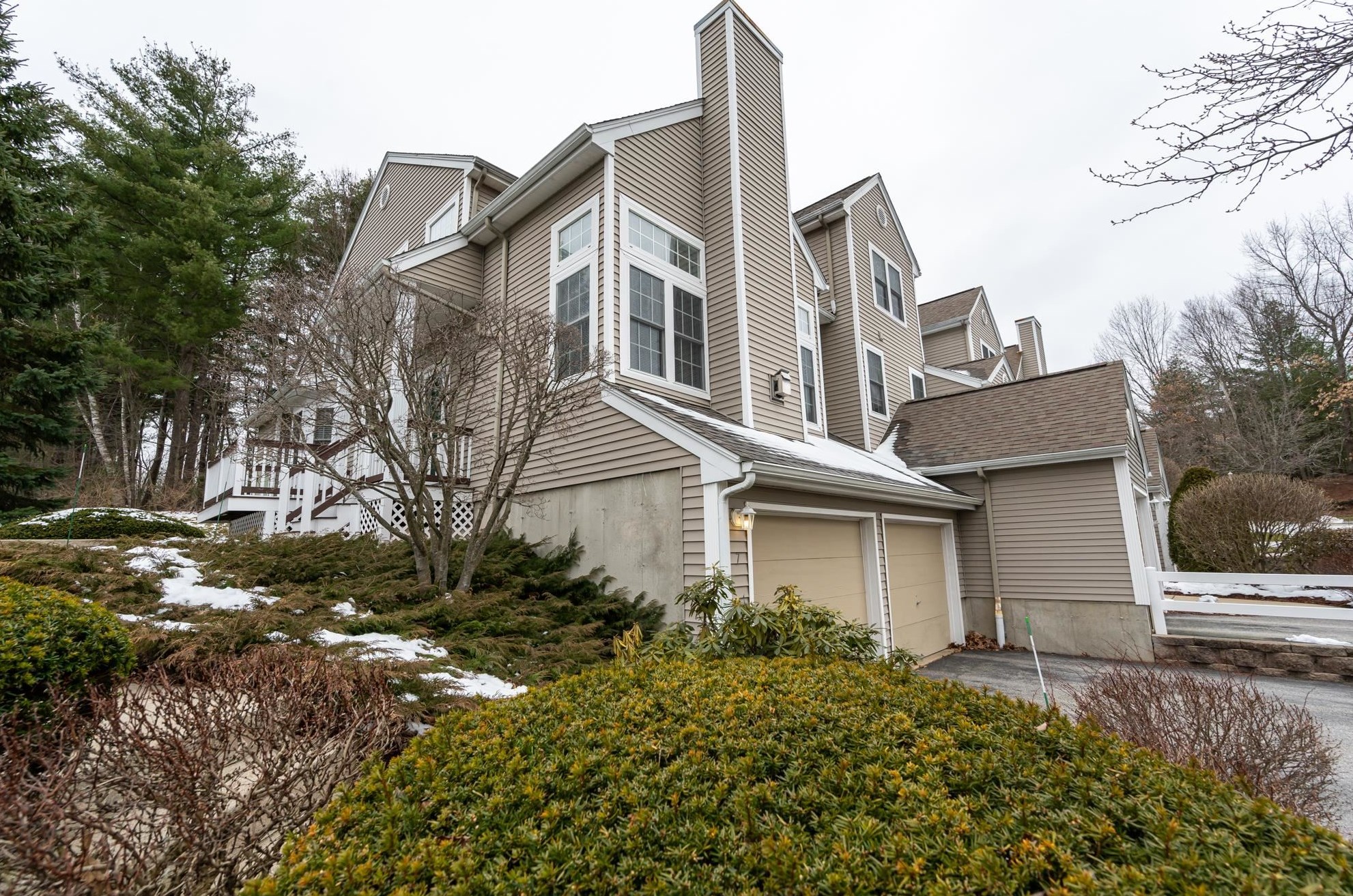 7 Chatham Dr, Manchester, NH 03110-6962