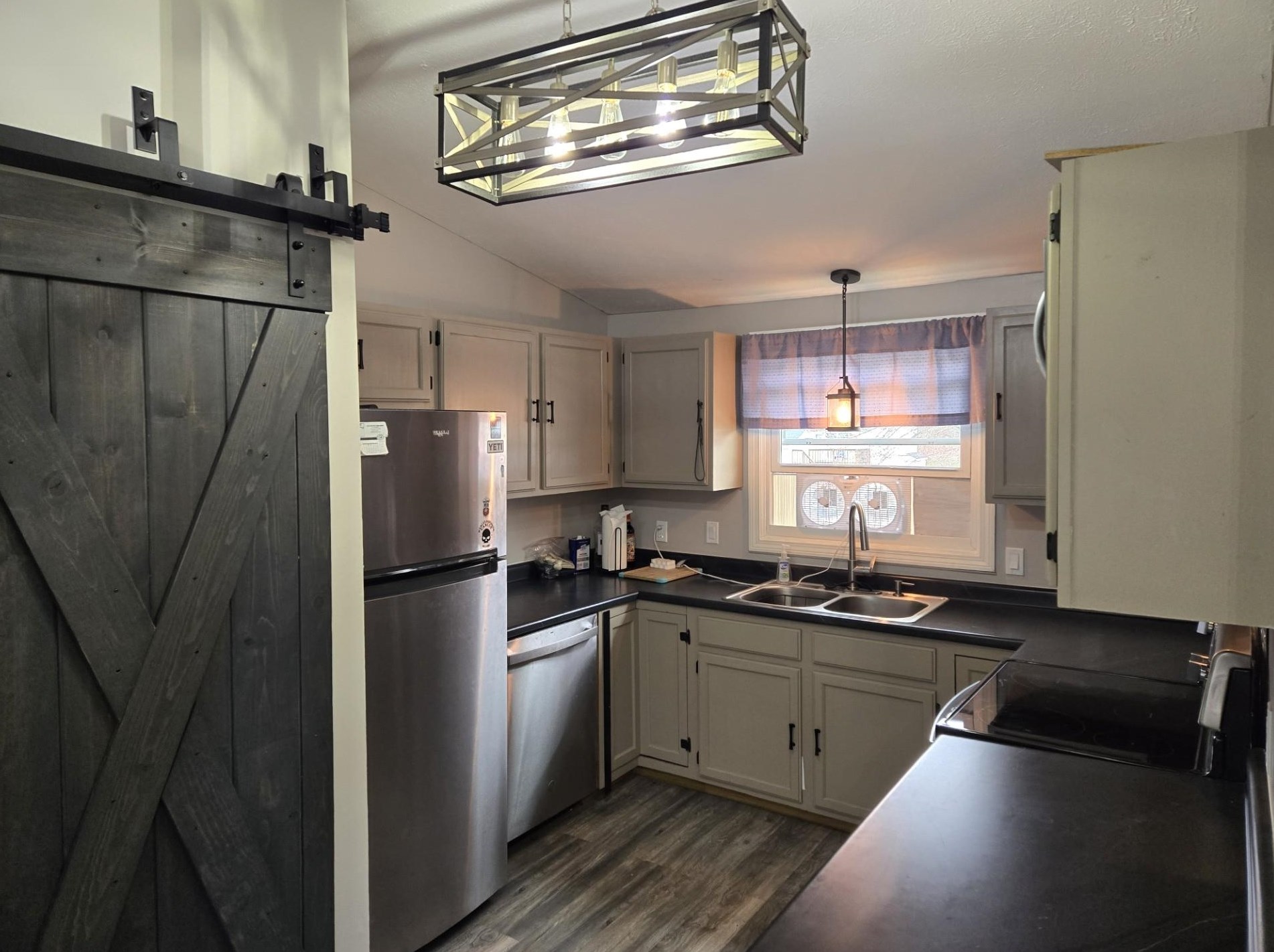 879 Mammoth Rd #6, Manchester, NH 03104