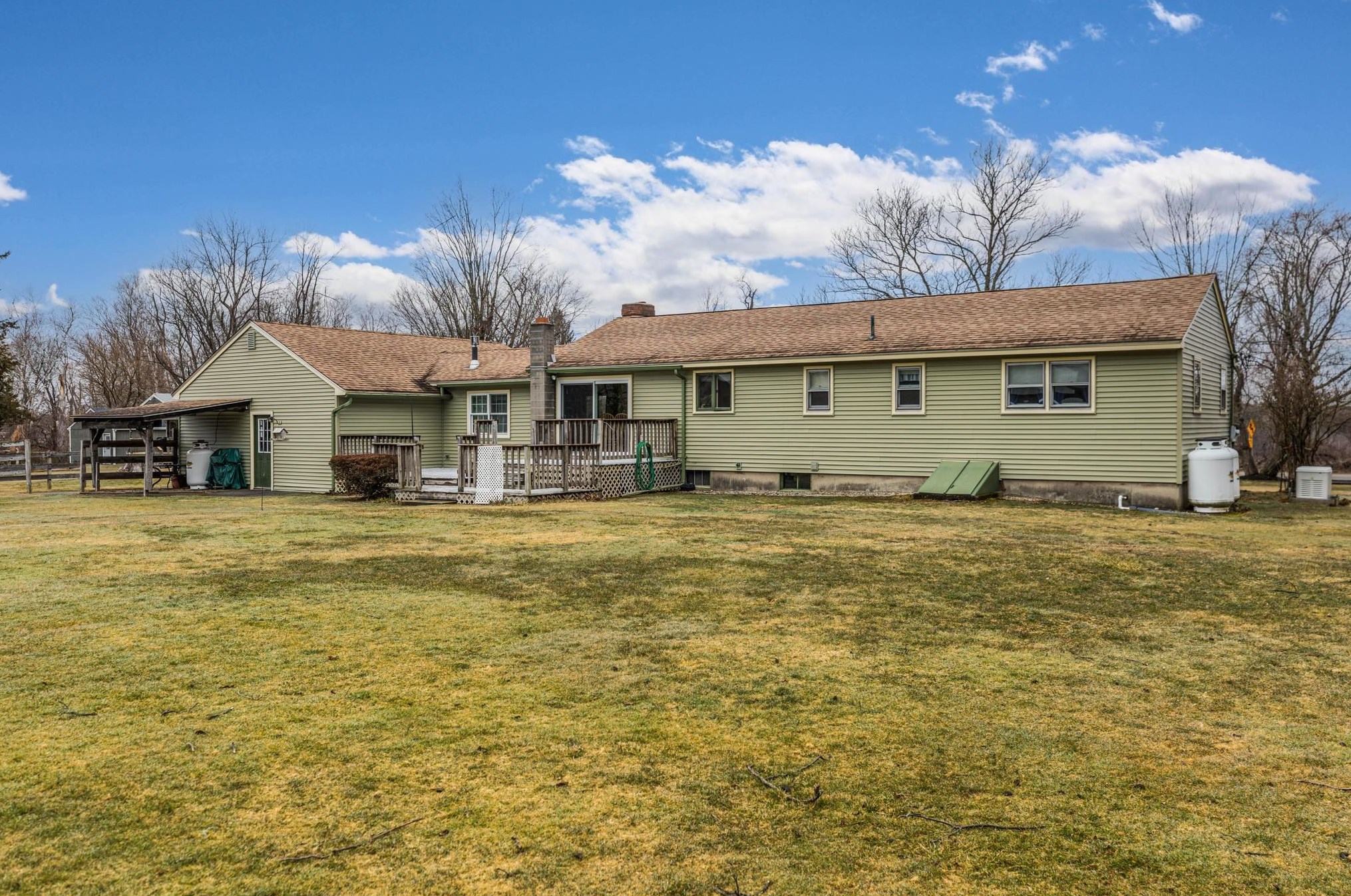 23 Merrimac Rd, Newton, NH 03858