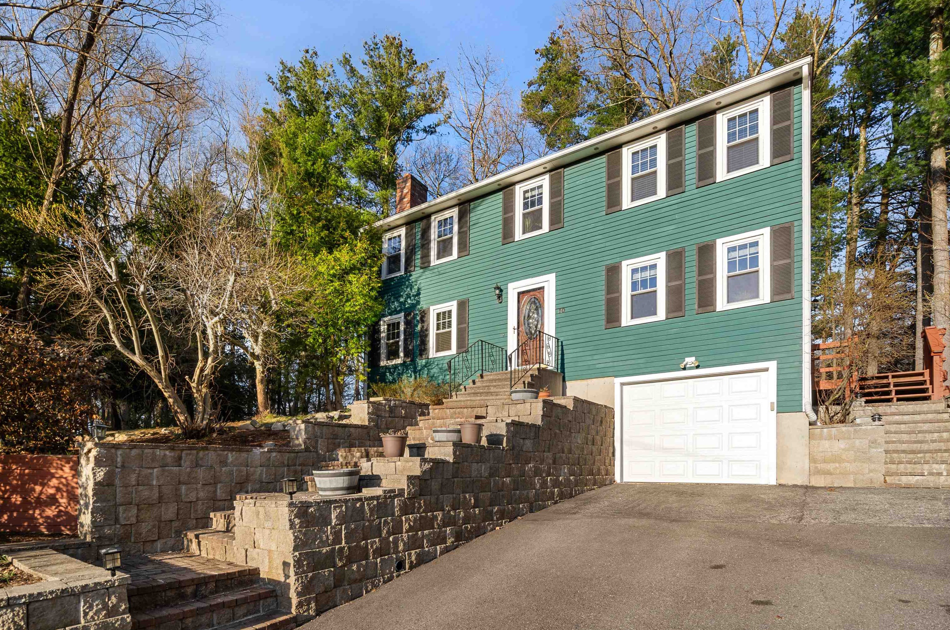 10 Chung St, Nashua, NH 03062