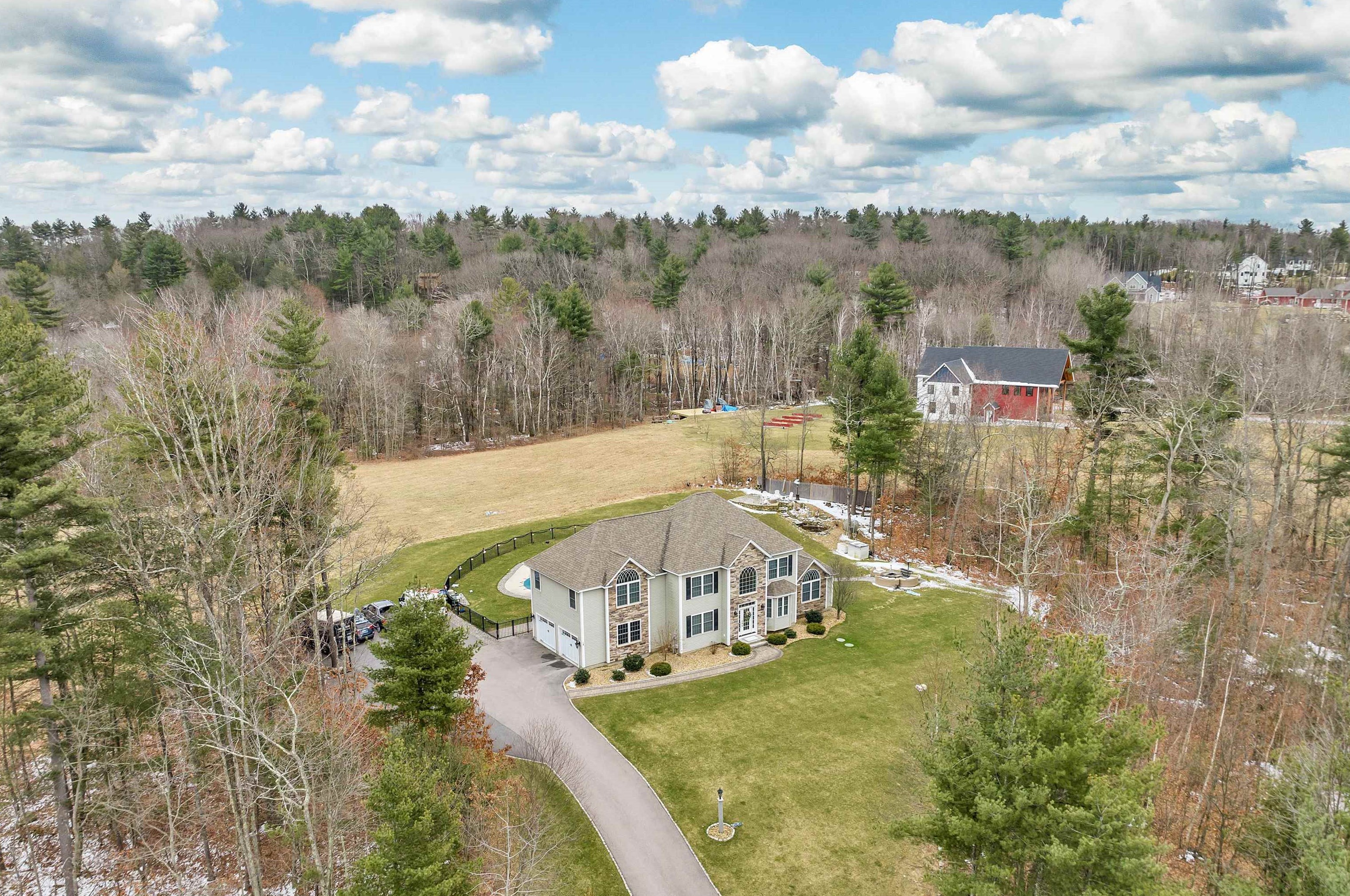 18 Senter Farm Rd, Hudson, NH 03051