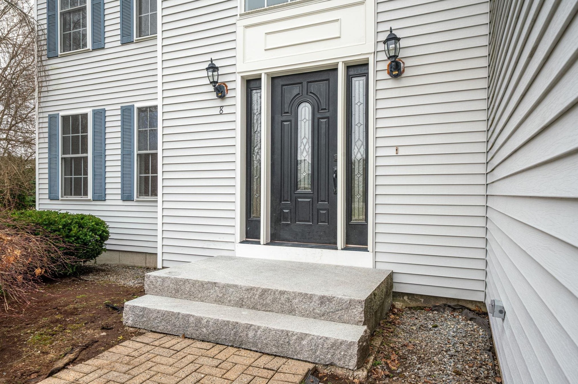 8 Wanda Ln, Nashua, NH 03062