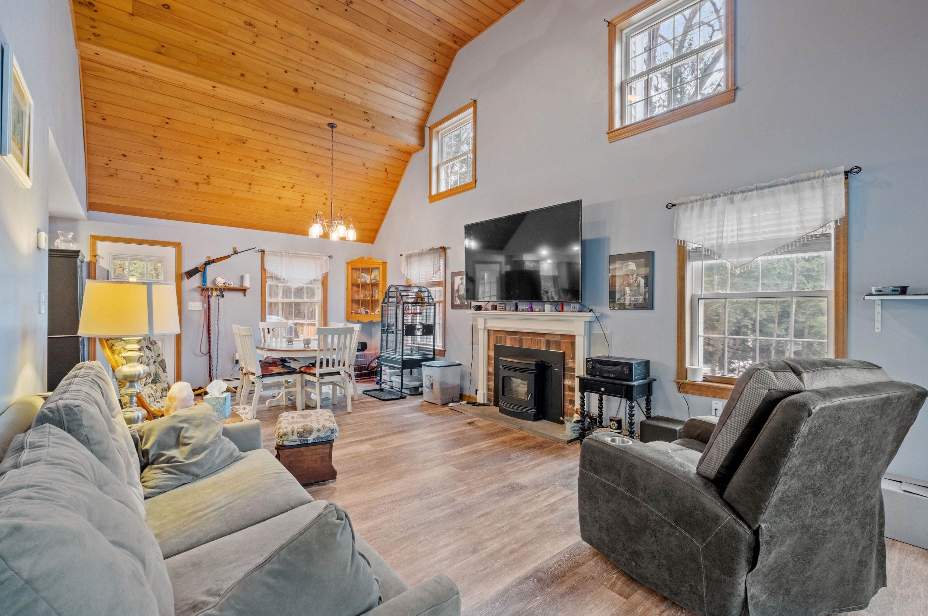 135 Worfield Cir, Bridgewater NH  03222-3052 exterior