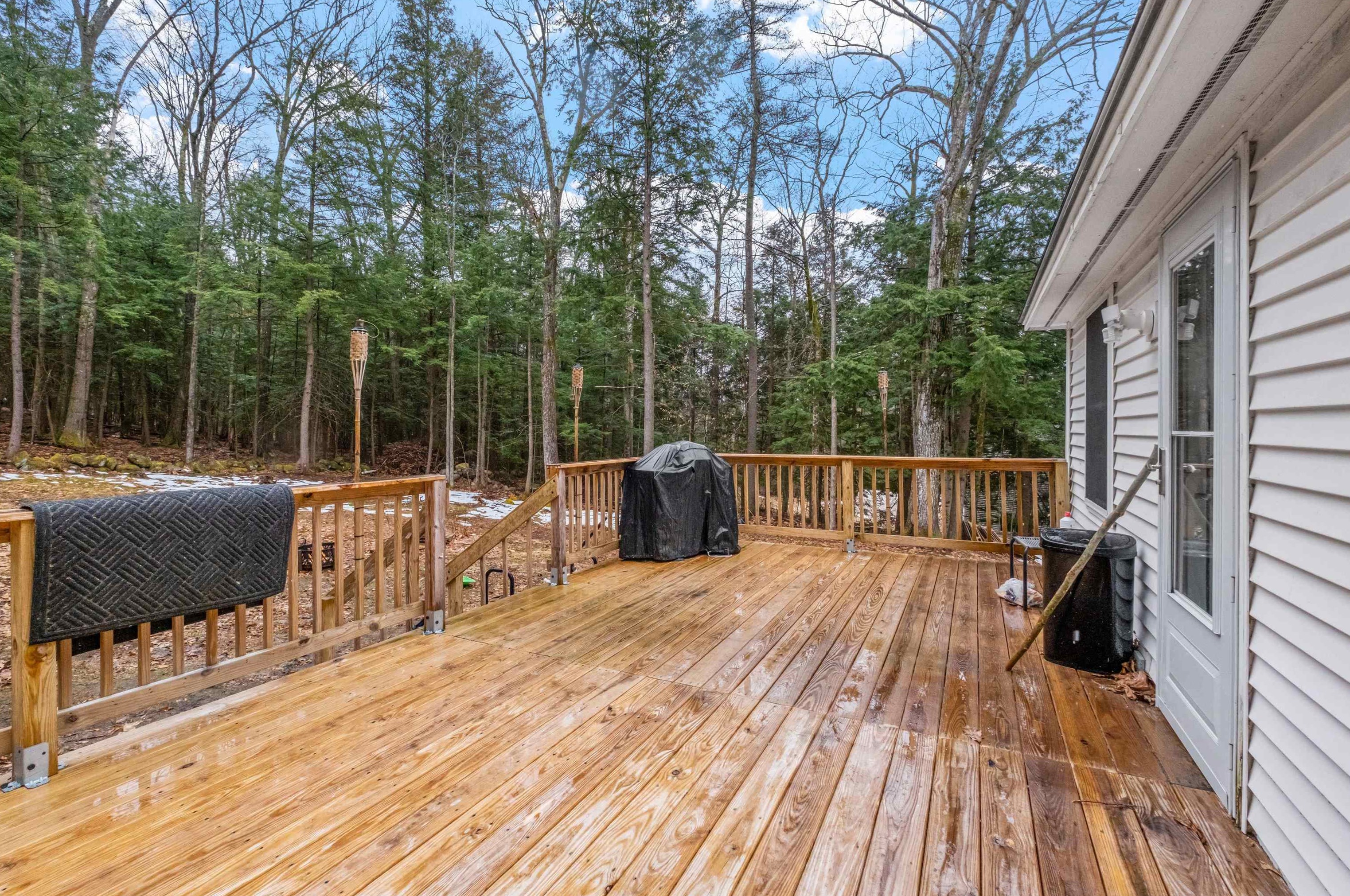 135 Worfield Cir, Bridgewater NH  03222-3052 exterior