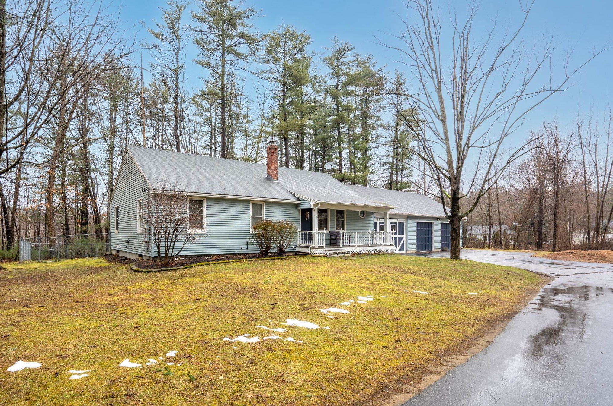 1335 River Rd, Manchester, NH 03104