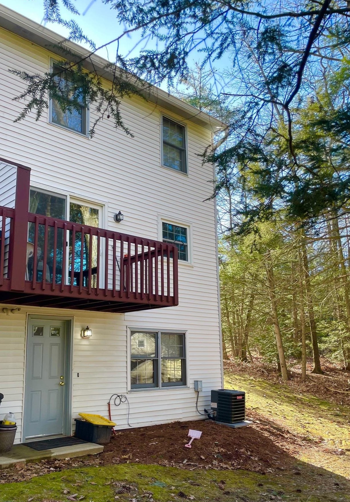 49 Lochmere Ln #u-389, Nashua, NH 03063