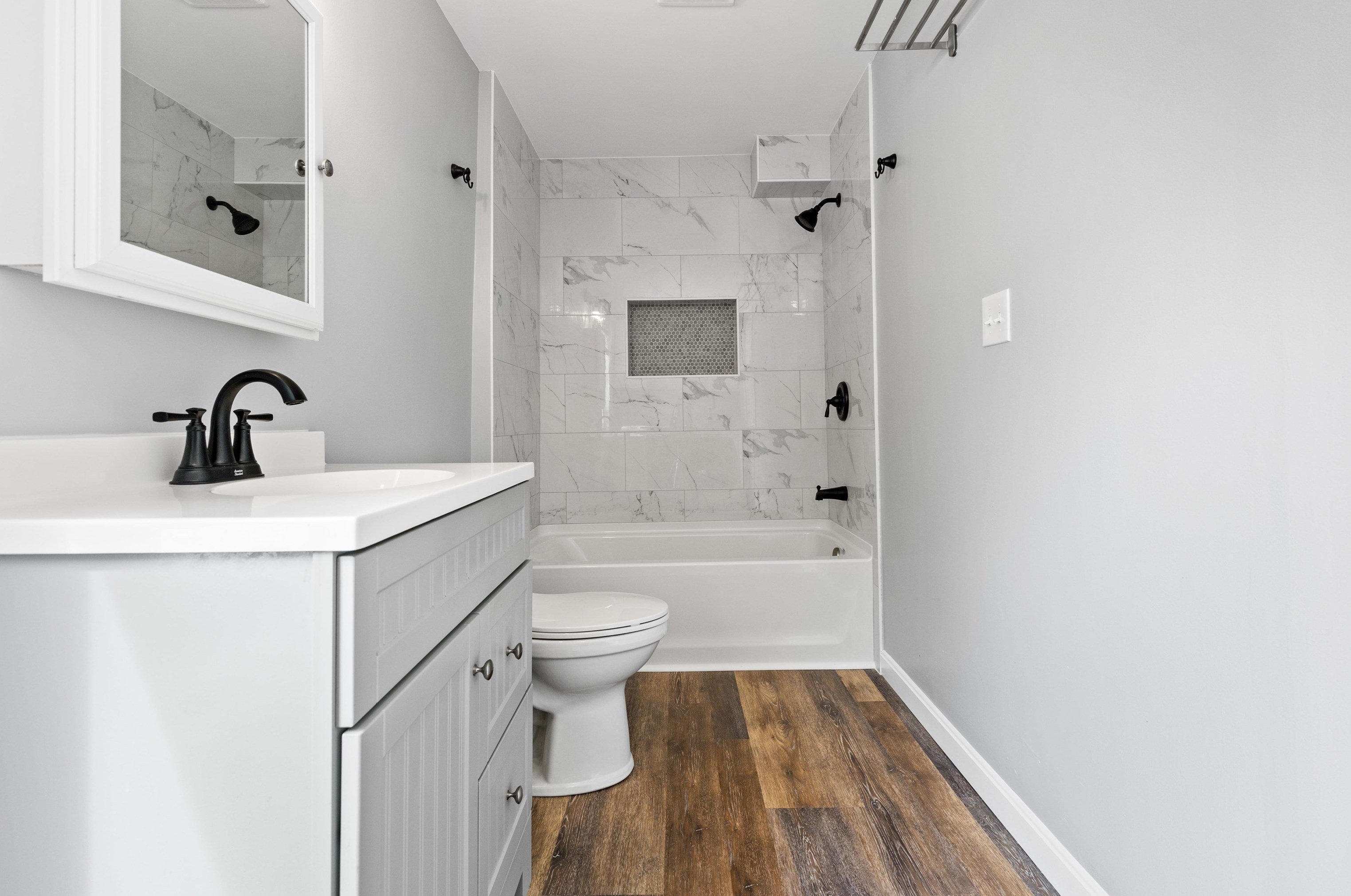 63 Garvin Ave, Manchester NH  03109-5519 exterior