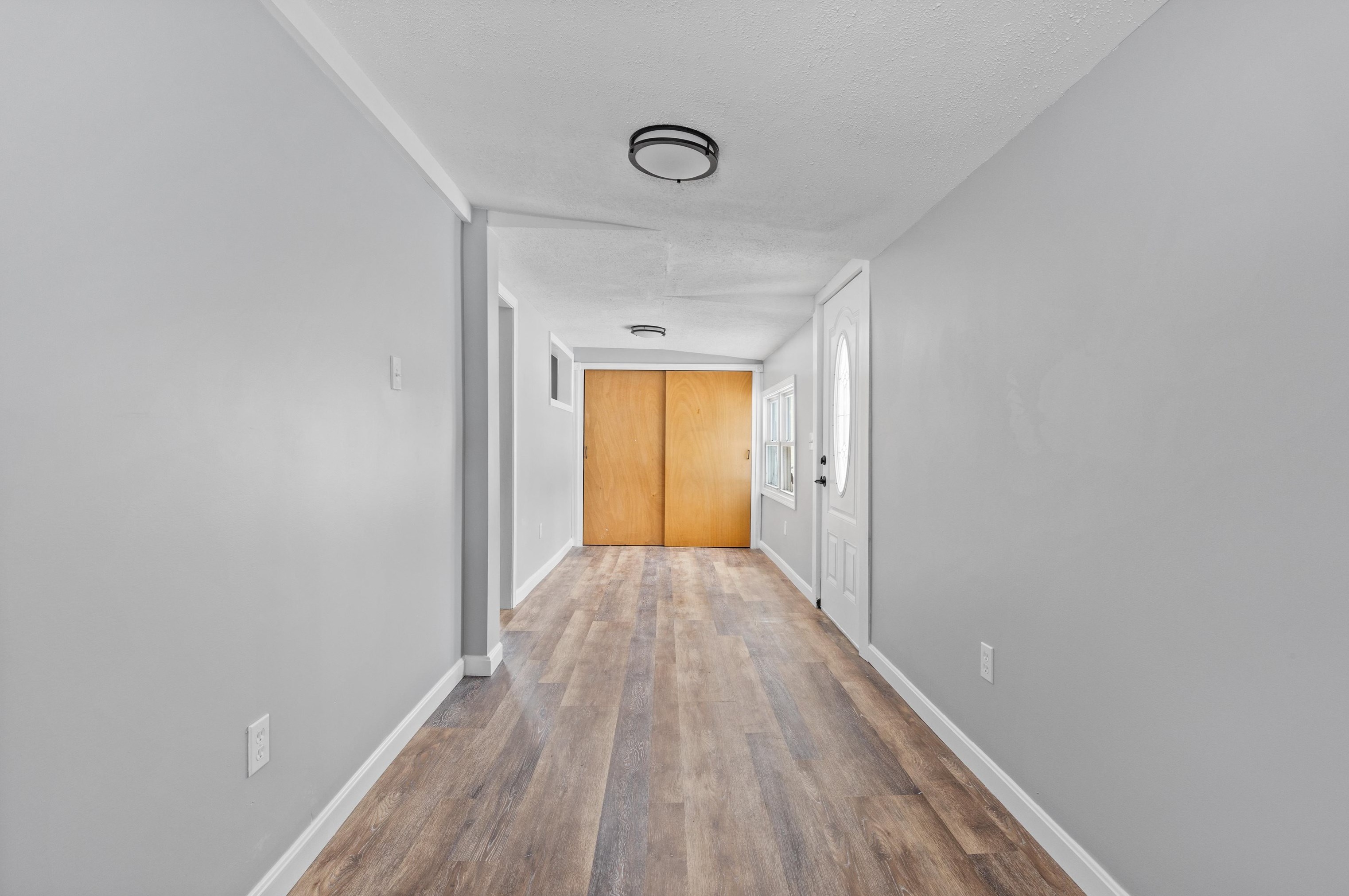 63 Garvin Ave, Manchester NH  03109-5519 exterior