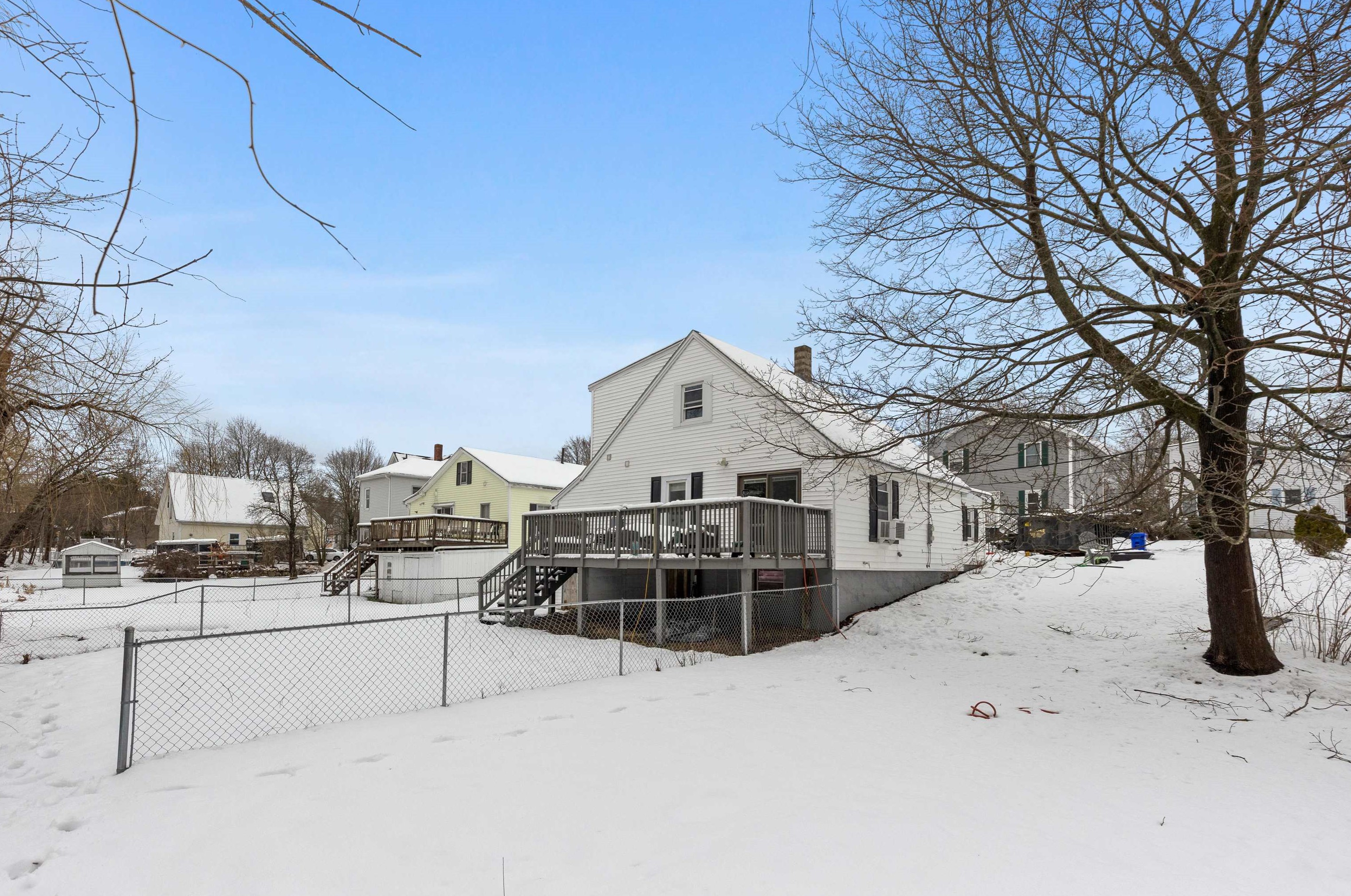 63 Garvin Ave, Manchester NH  03109-5519 exterior