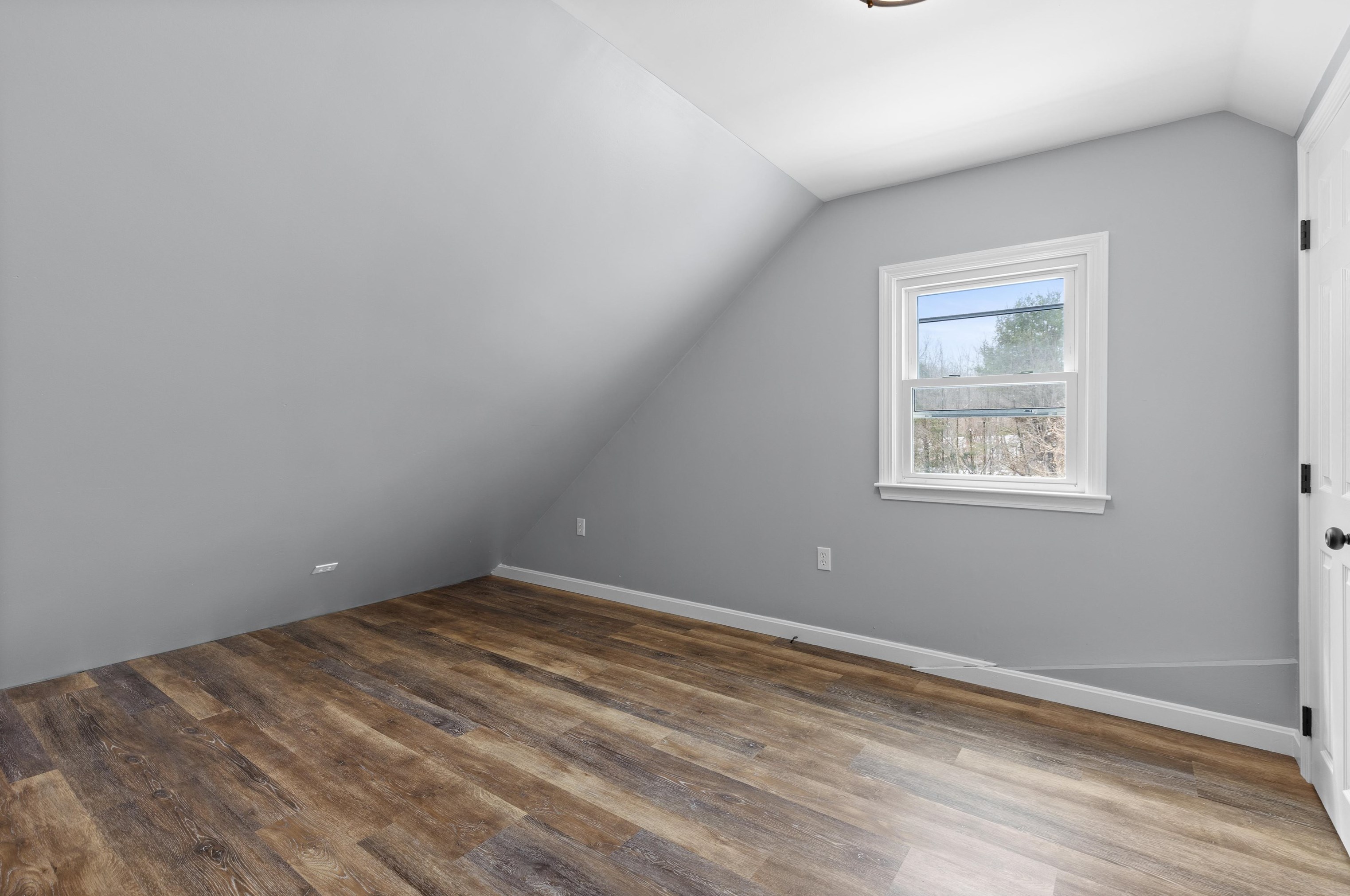 63 Garvin Ave, Manchester NH  03109-5519 exterior