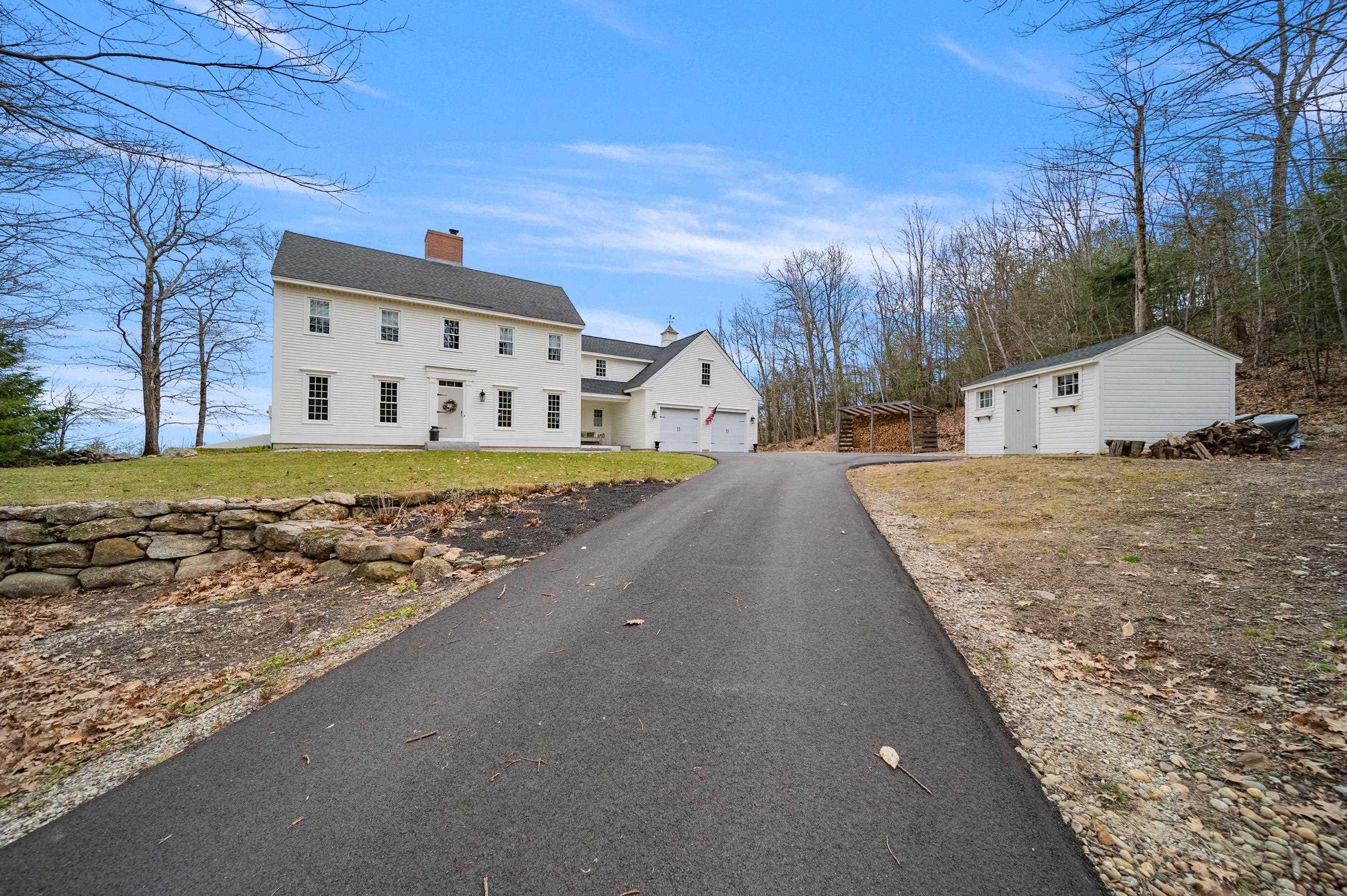 13 Twin Oaks Dr, Mount Vernon, NH 03057