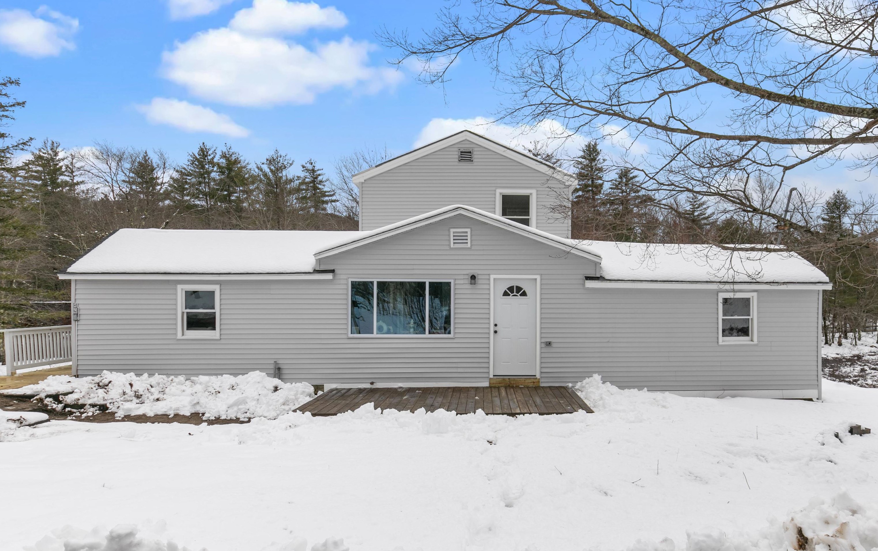 52 Short St, Andover, NH 03216-3642