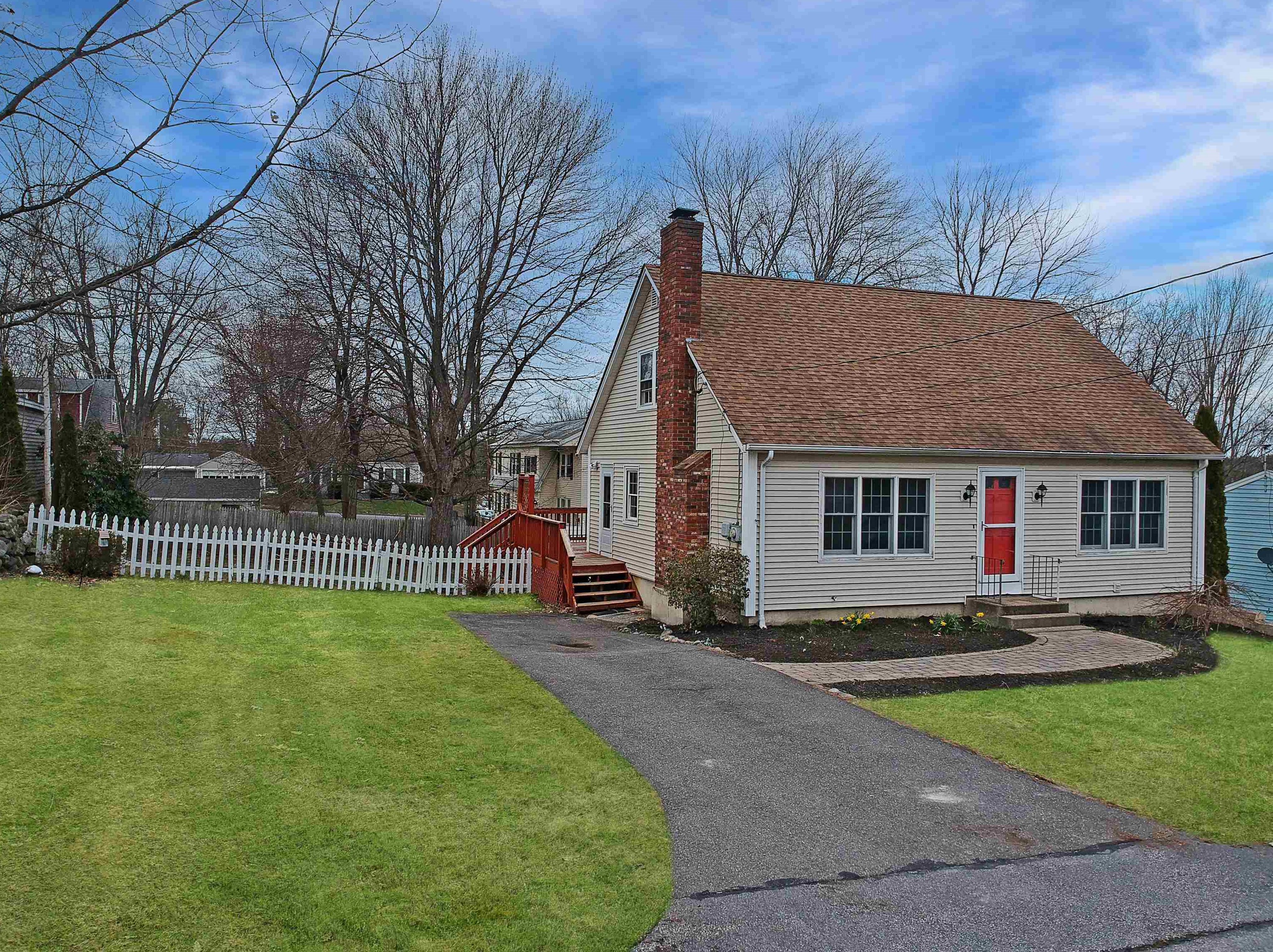 34 Damon Ave, Nashua, NH 03064