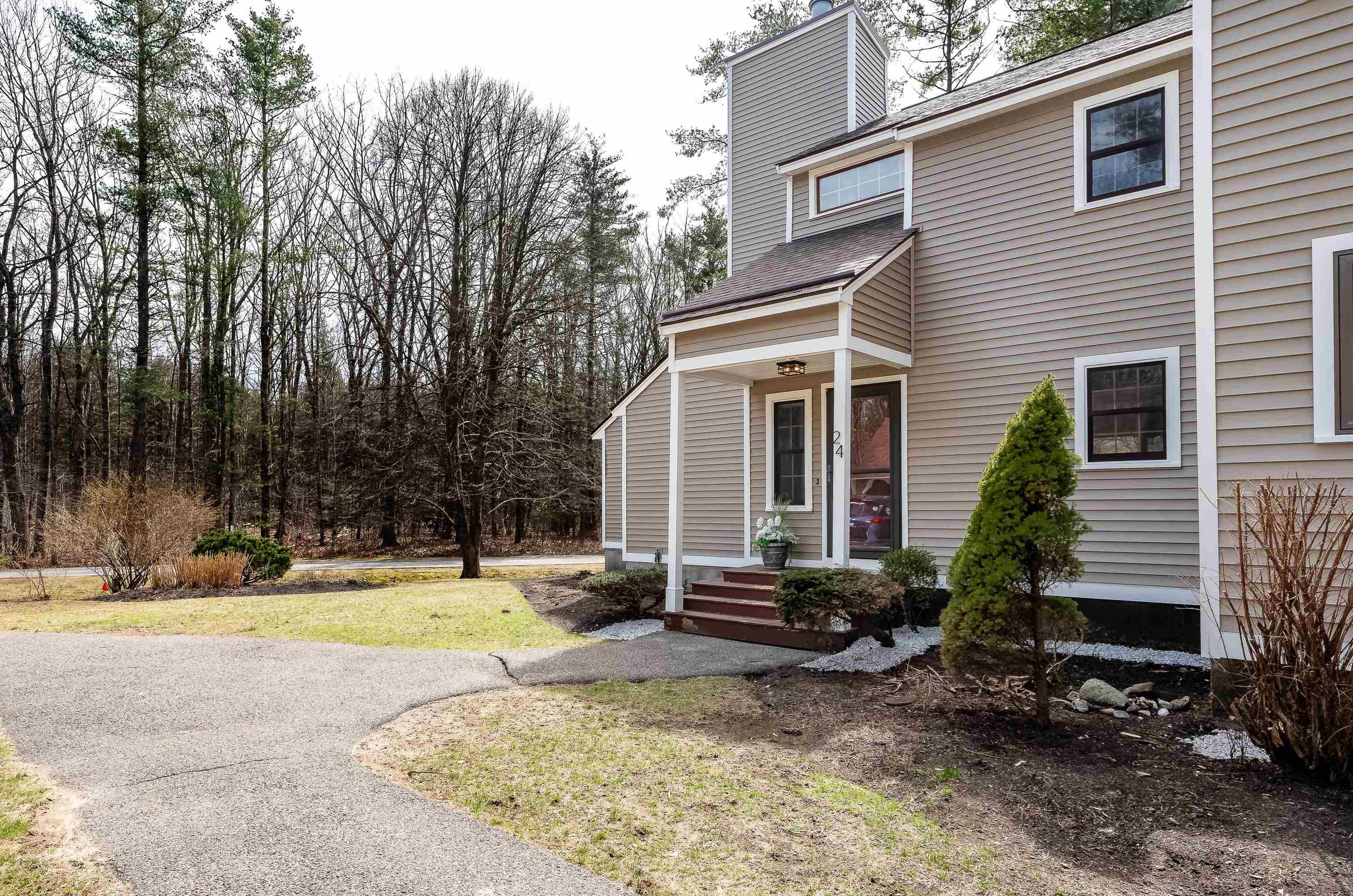 24 Kirriemuir Rd, Stratham, NH 03885-2538