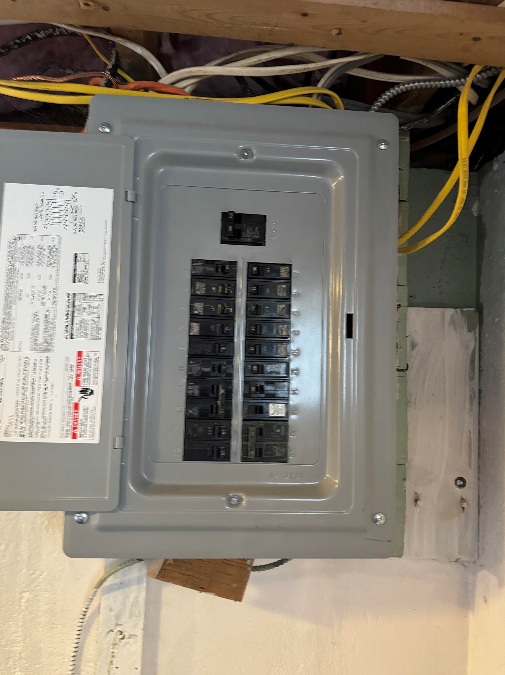 265 Dunbarton Rd, Manchester NH  03102-2596 exterior