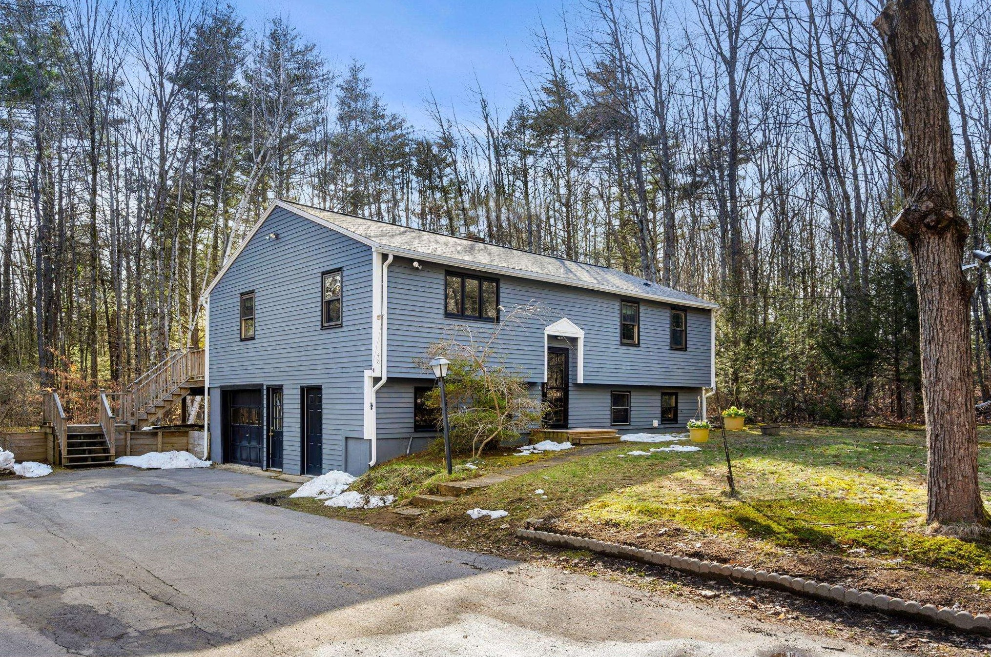 48 Old Stage Rd, Dover, NH 03823