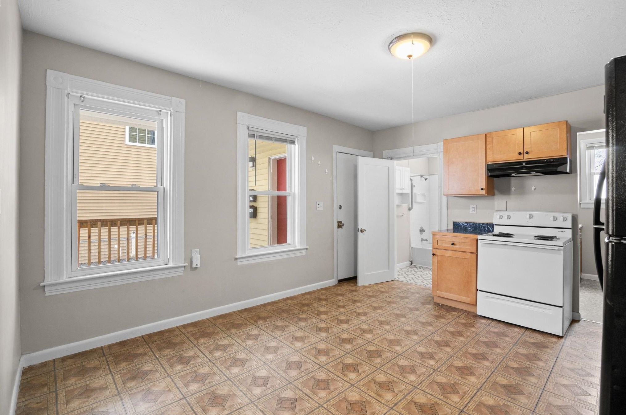 214 Conant St, Manchester NH  03102-4344 exterior