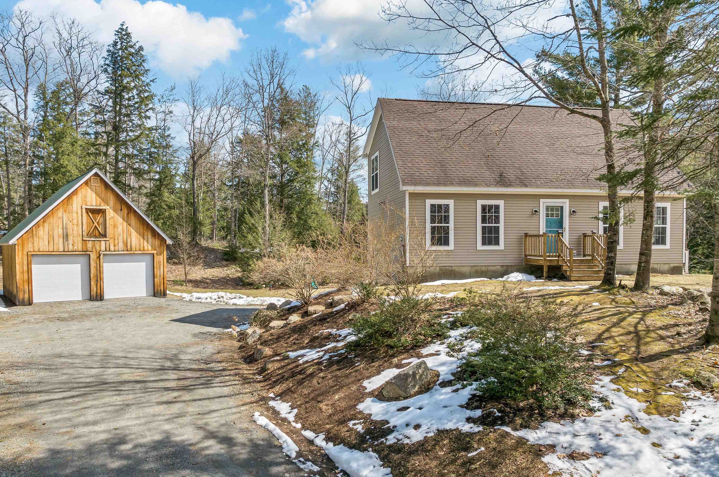 136 Stone Bridge Rd, Wilmot, NH 03287 exterior