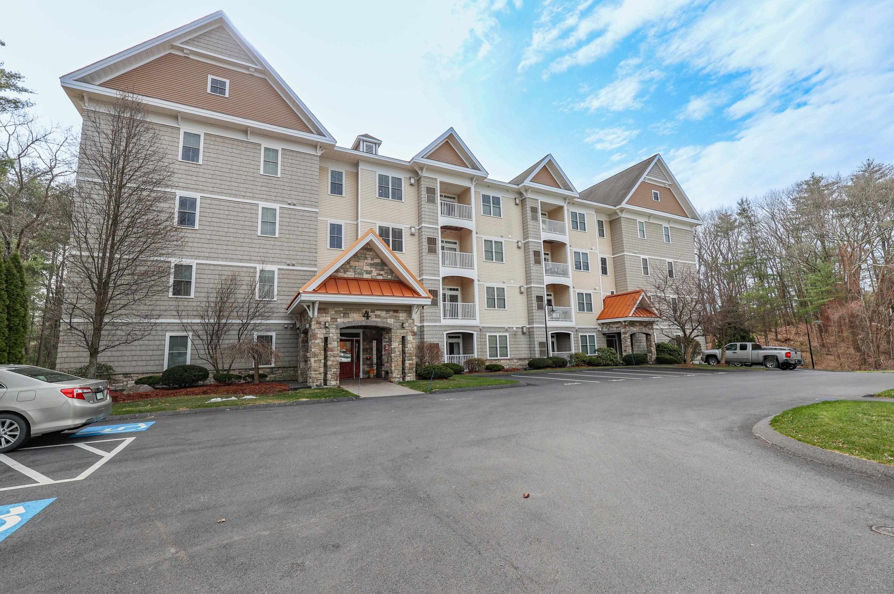 4 Henry David Dr #204, Nashua, NH 03062