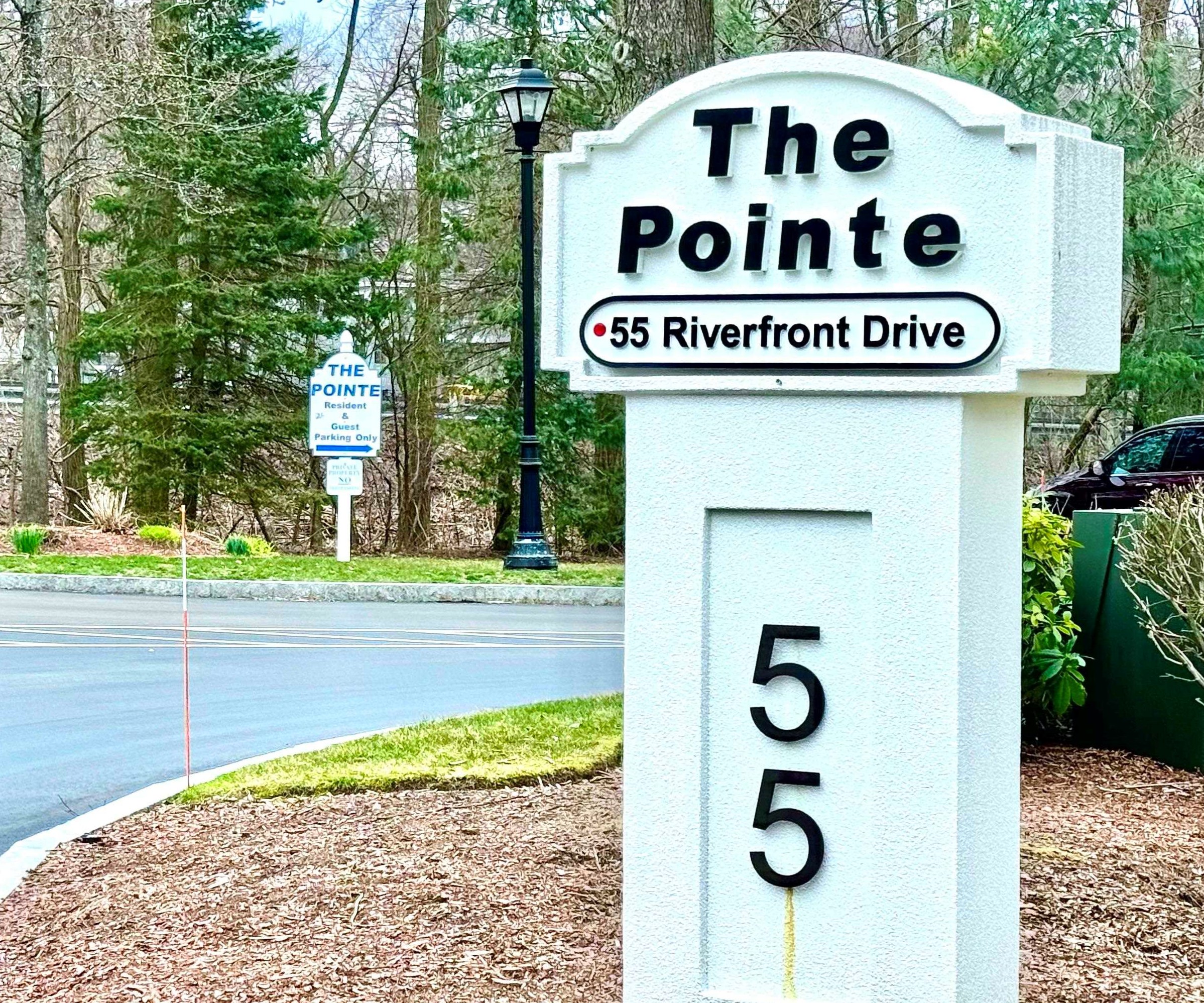 55 River Front Dr, Manchester NH  03102-3260 exterior