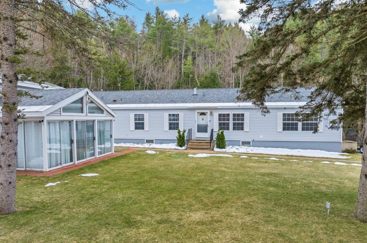 37 Savage Rd, Laconia, NH 03249 exterior