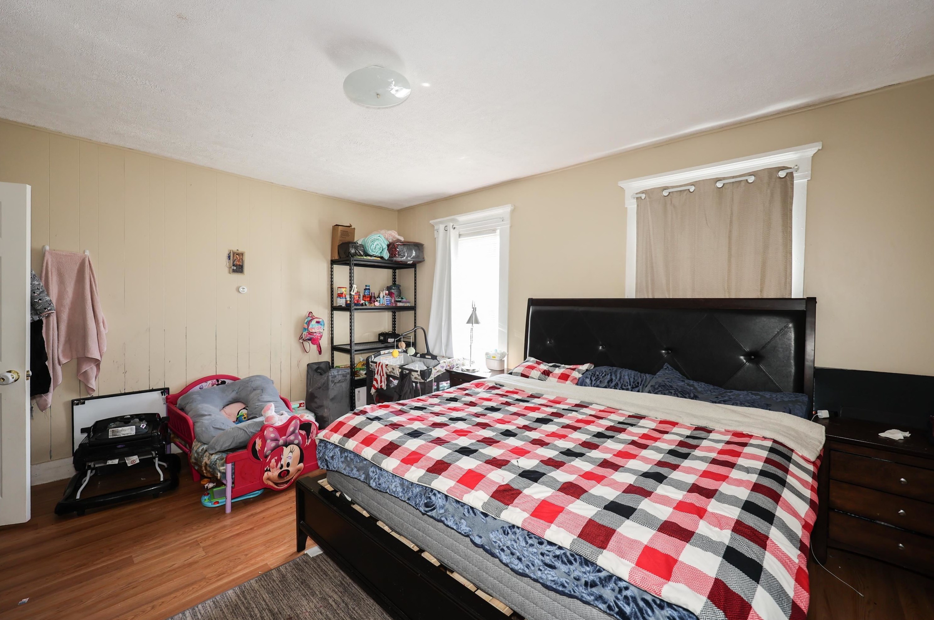 330 Spruce St, Manchester NH 03103-4812 exterior