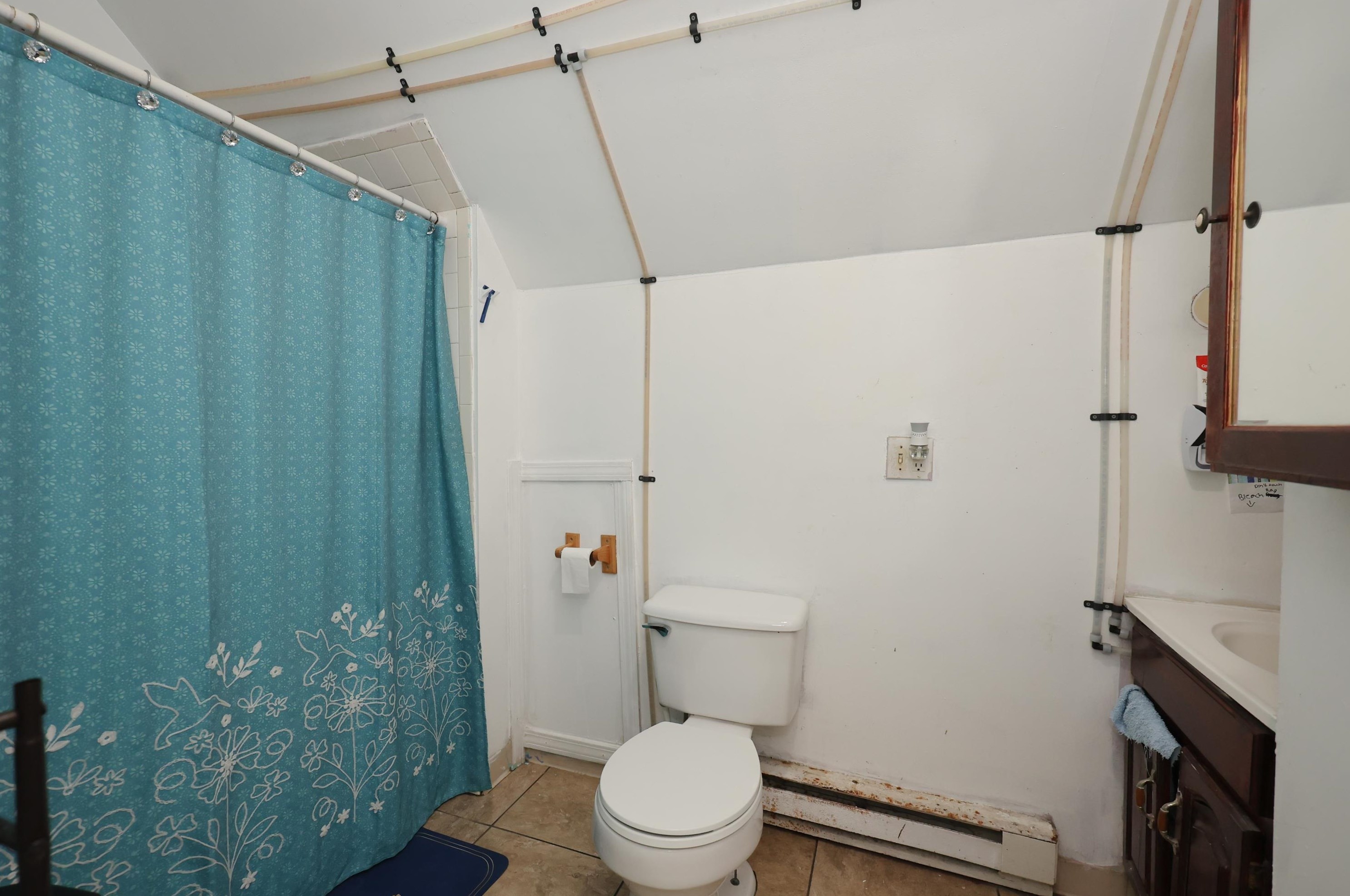 330 Spruce St, Manchester NH 03103-4812 exterior