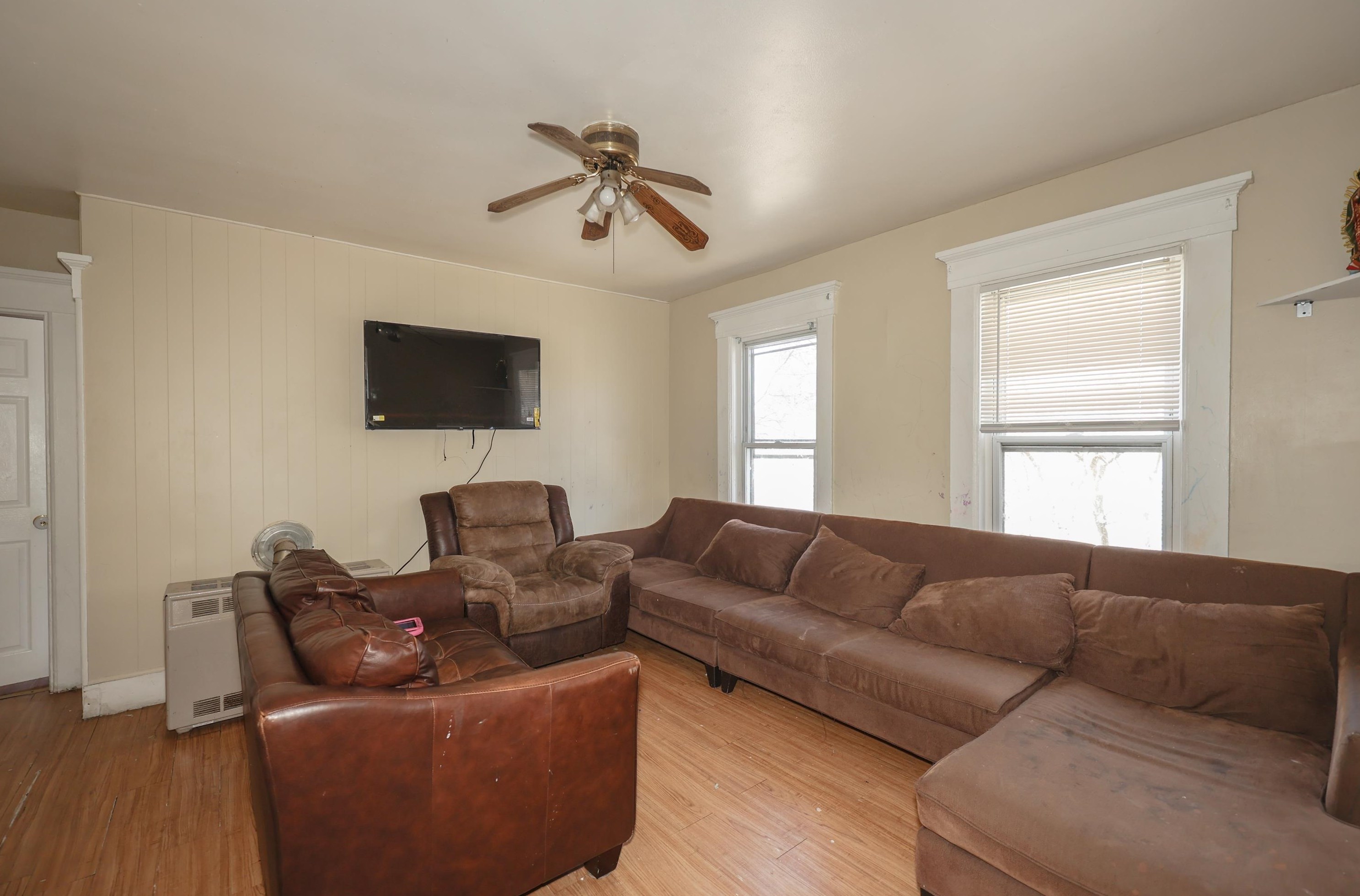 330 Spruce St, Manchester NH 03103-4812 exterior