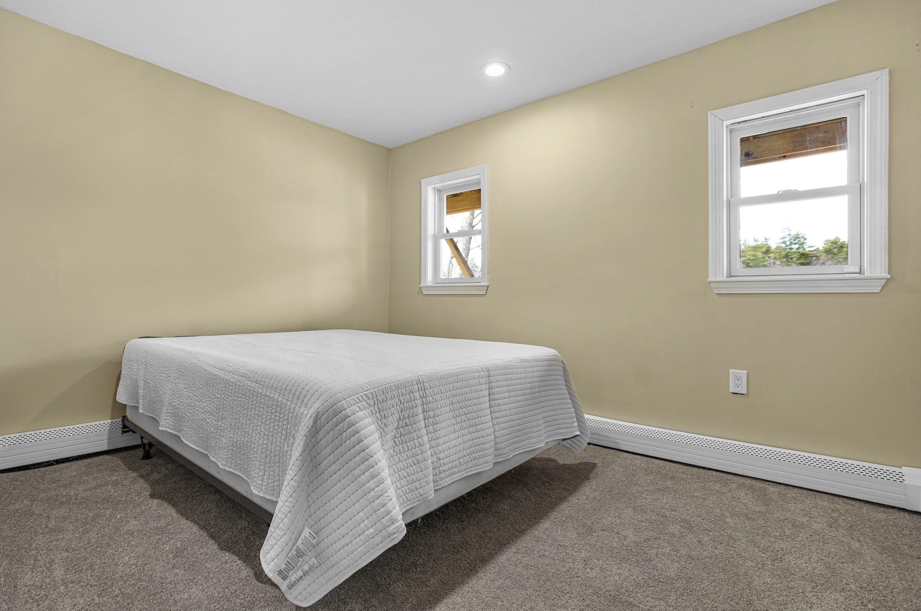 10 Lewis Dr, Deerfield NH  03037-1132 exterior