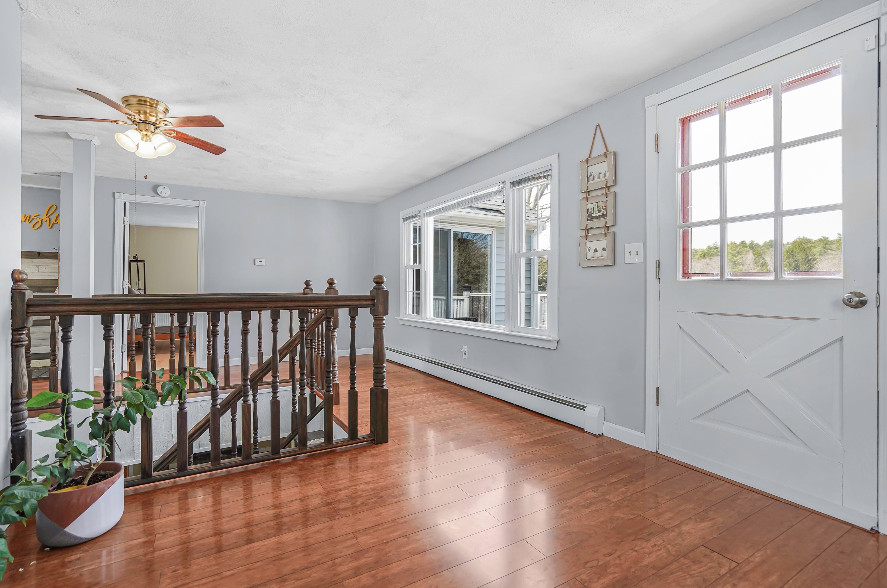 10 Lewis Dr, Deerfield NH  03037-1132 exterior
