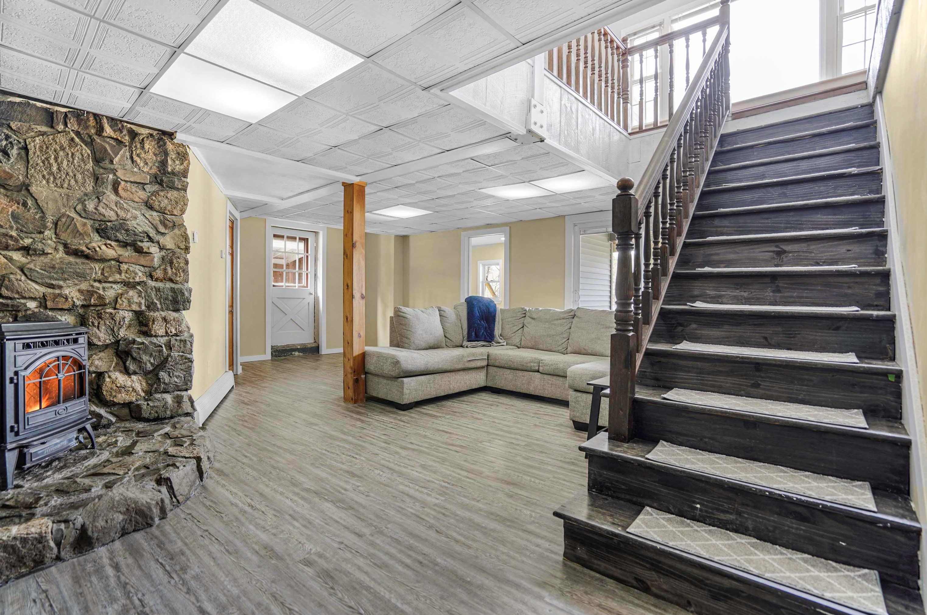 10 Lewis Dr, Deerfield NH  03037-1132 exterior