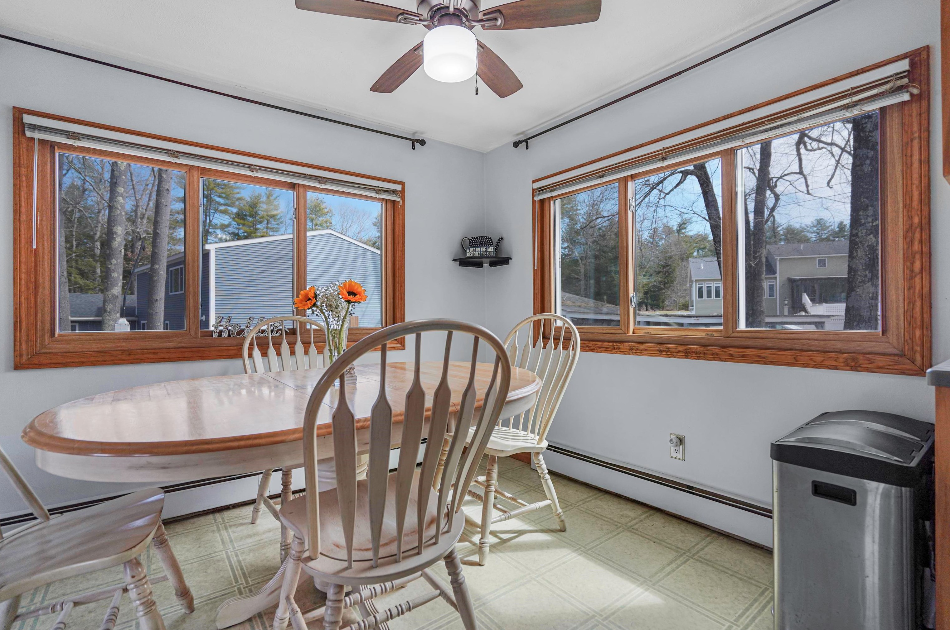 10 Lewis Dr, Deerfield NH  03037-1132 exterior