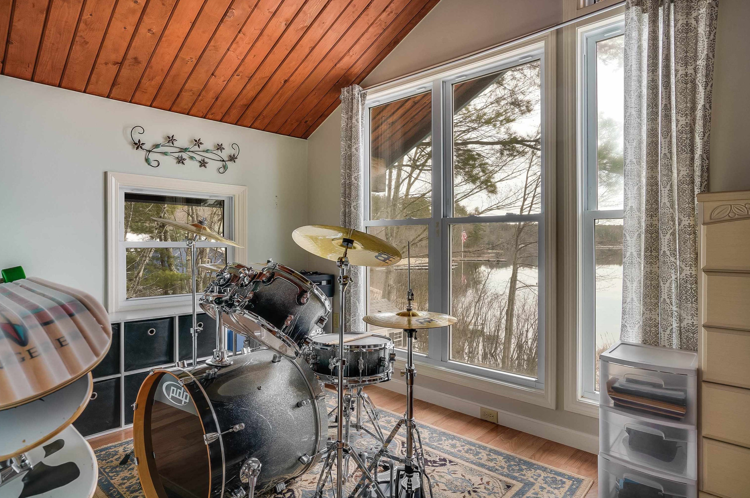 2 Lake Outlet Rd, Amherst, NH 03031