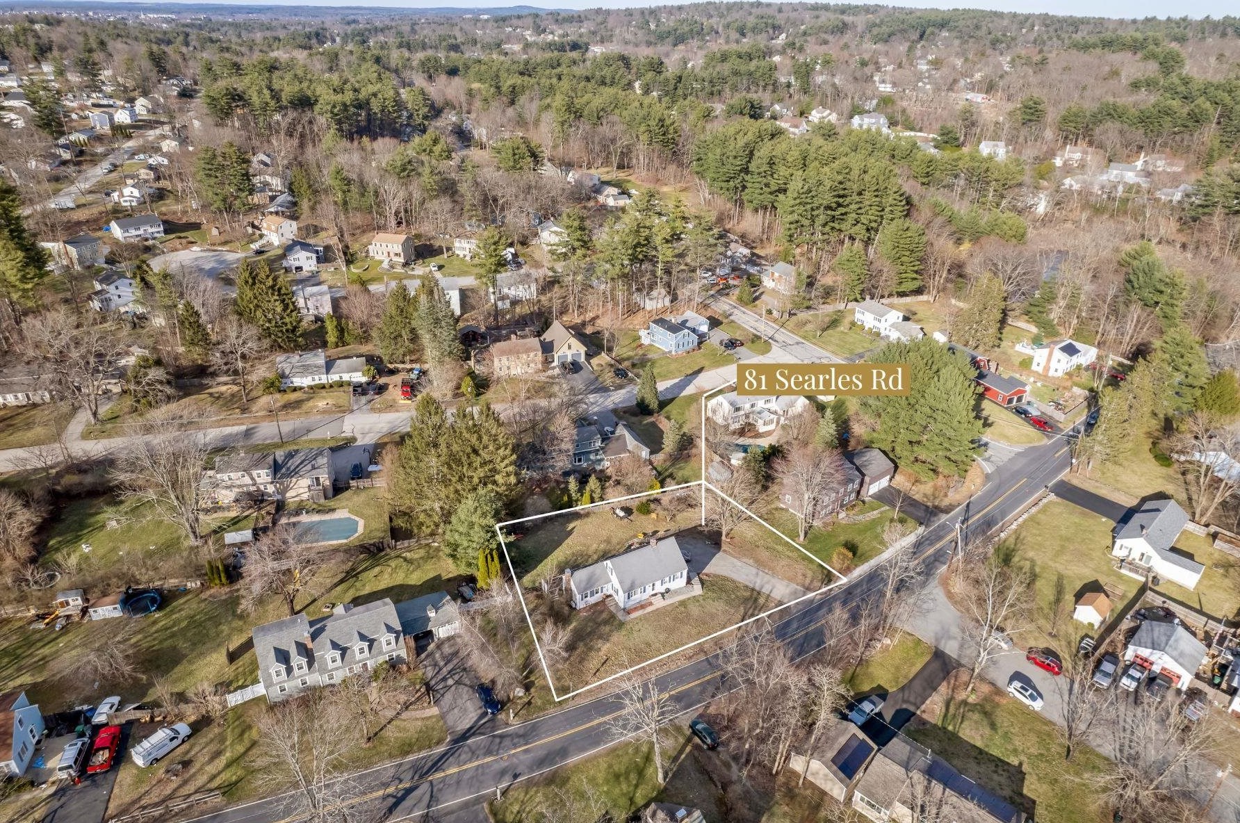81 Searles Rd, Nashua, NH 03062-3074