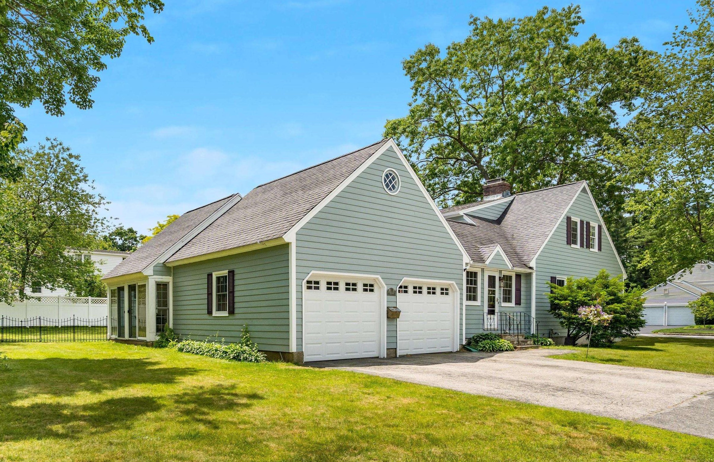 321 Gate Rd, Manchester, NH 03104-1827
