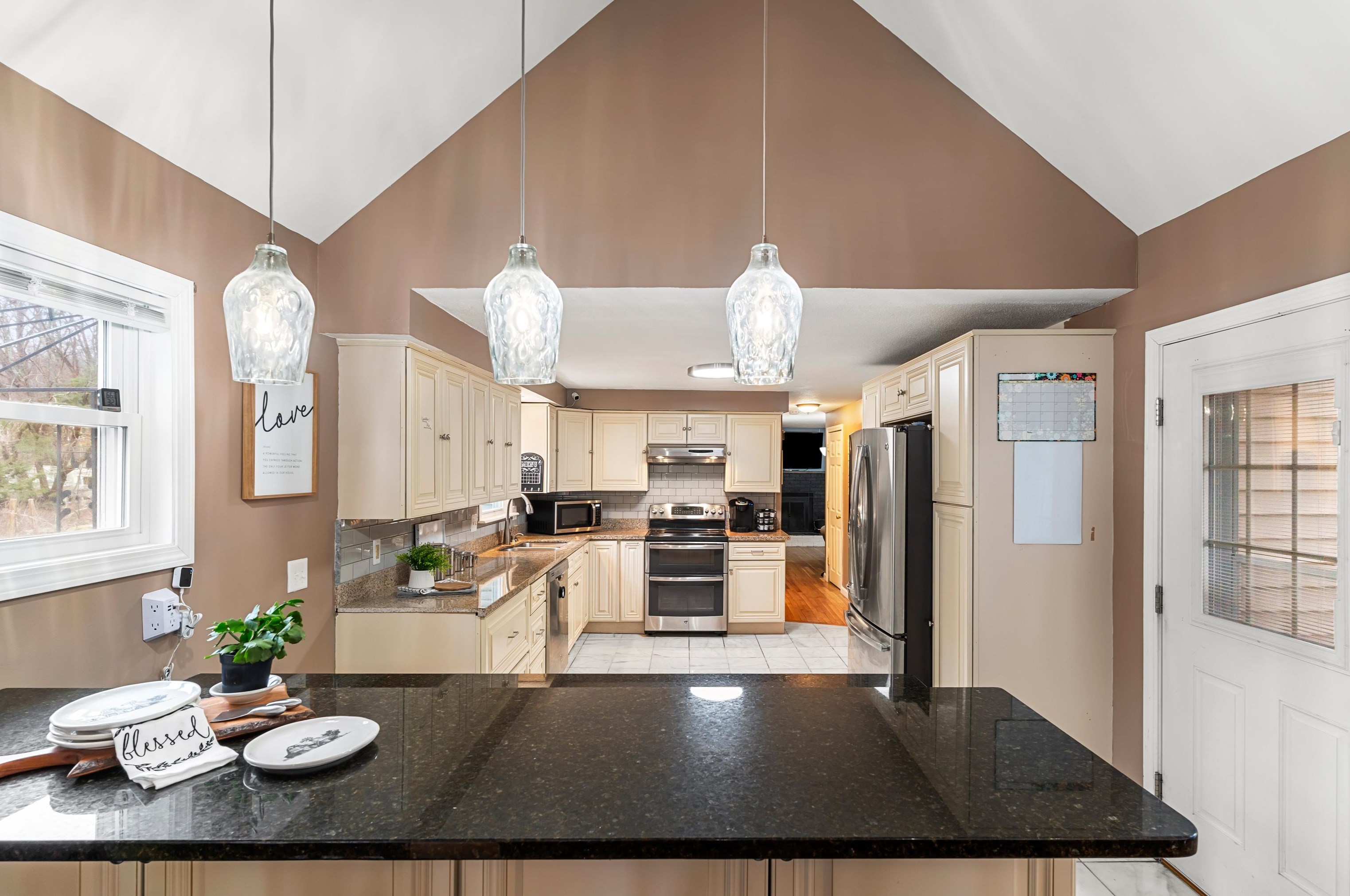 25 Gordon Rd, Derry, NH 03038
