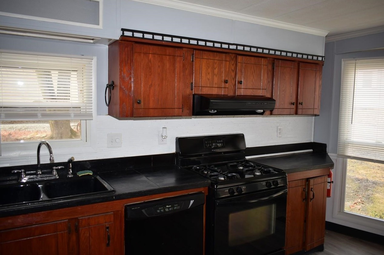 19 2nd St, Mount Vernon, NH 03057