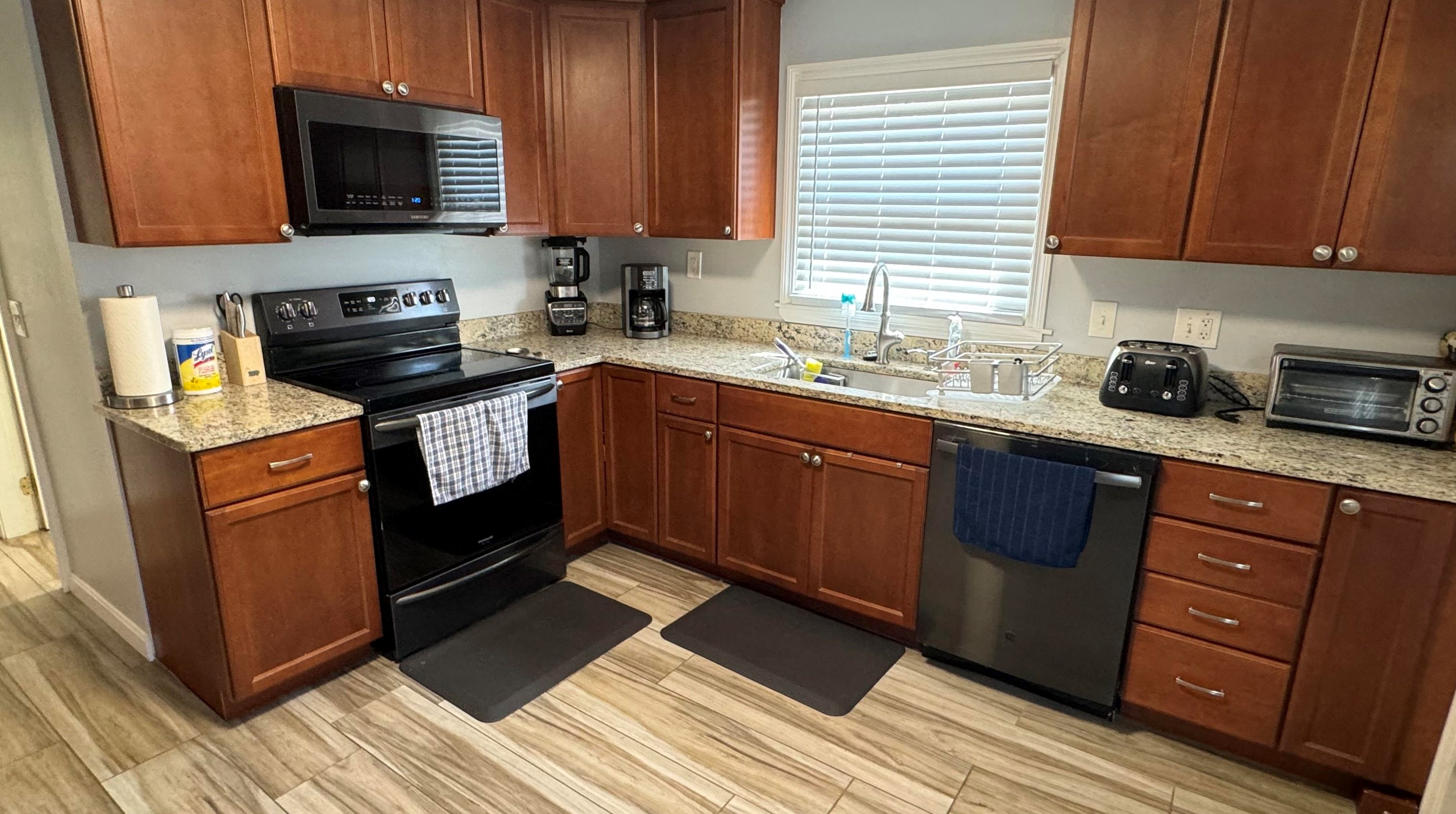 110 Westland Ave, Manchester NH  03103-7359 exterior