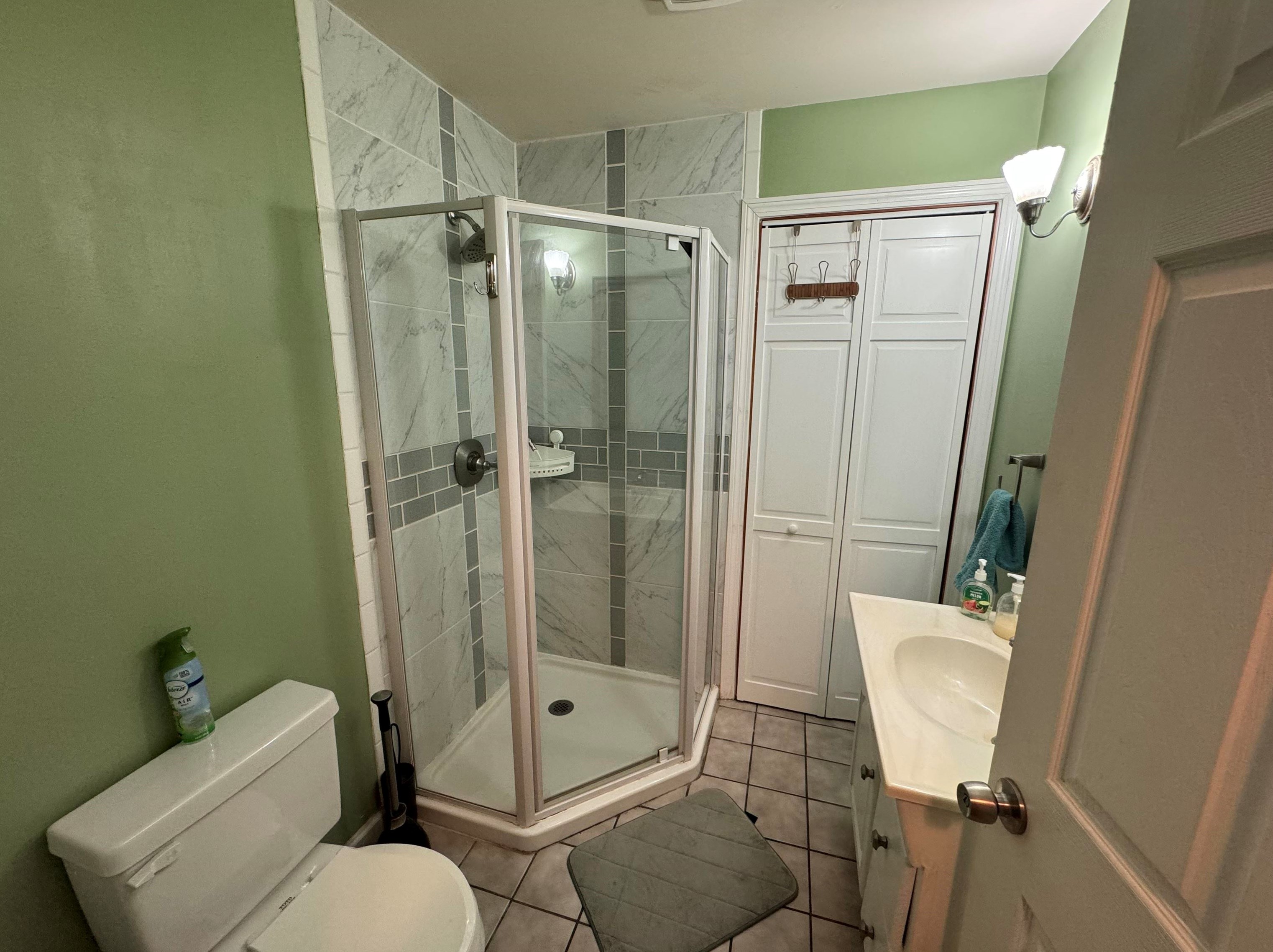 110 Westland Ave, Manchester NH  03103-7359 exterior