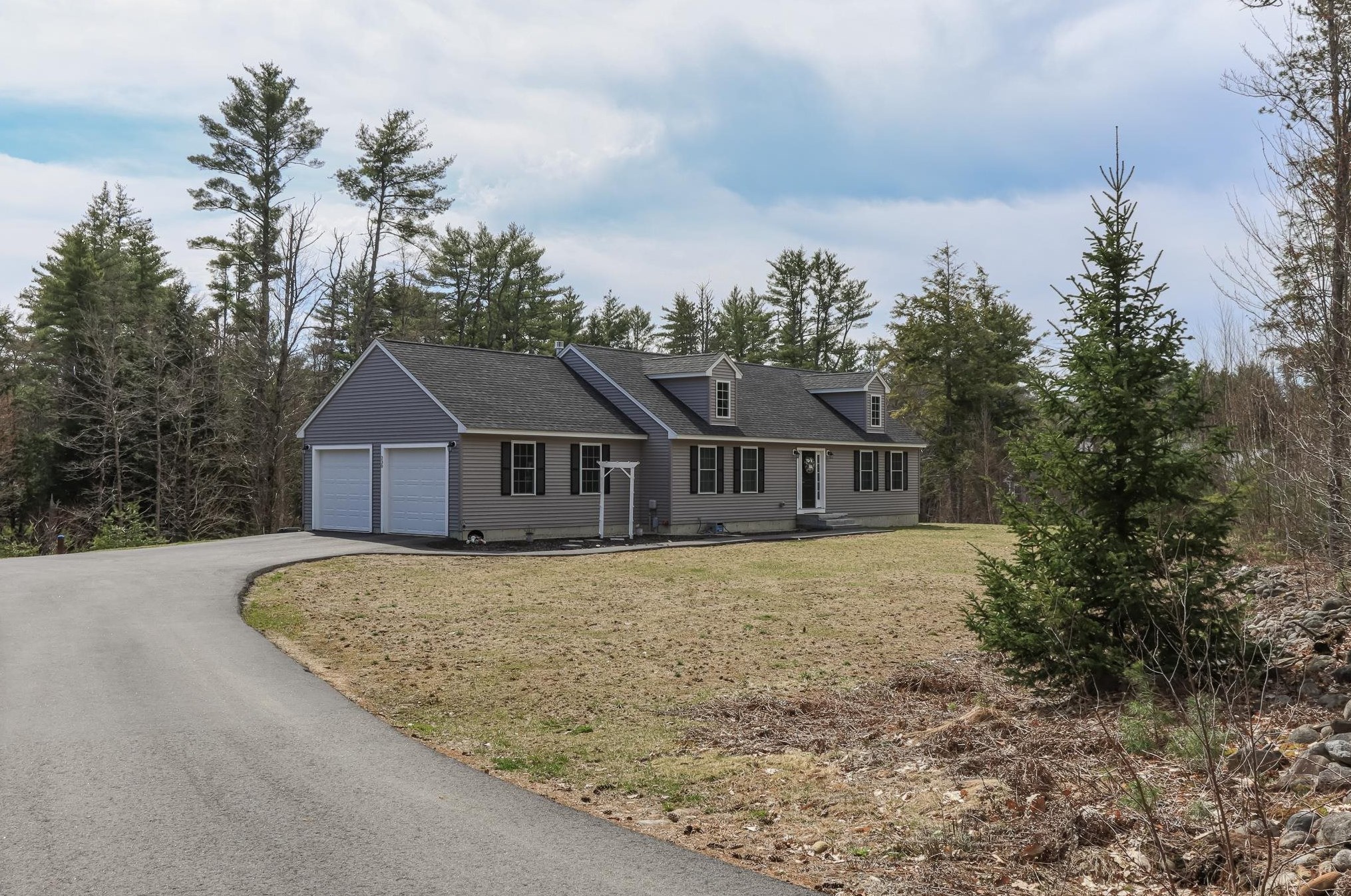 230 Lower Ridge Rd, Concord NH  03307-1509 exterior