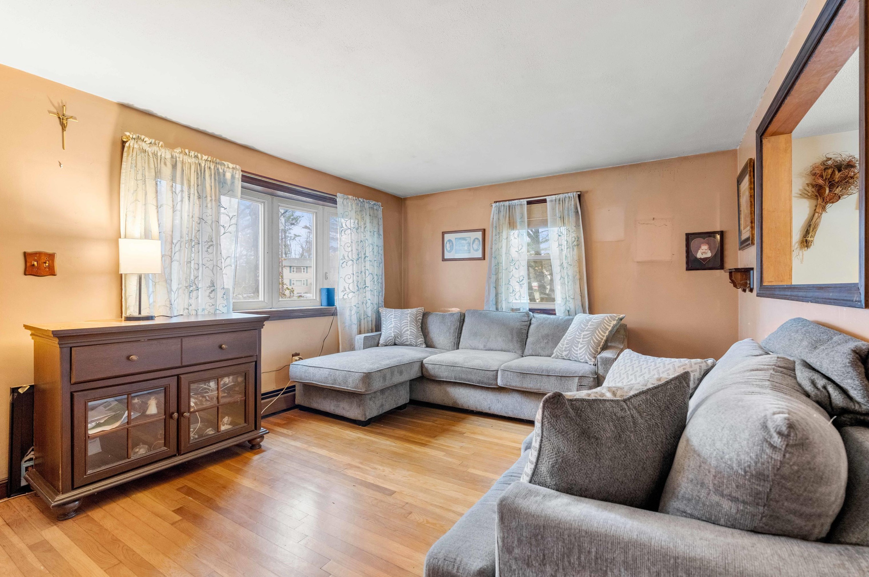 6 Shady Ln, Plaistow NH 03865-2110 exterior